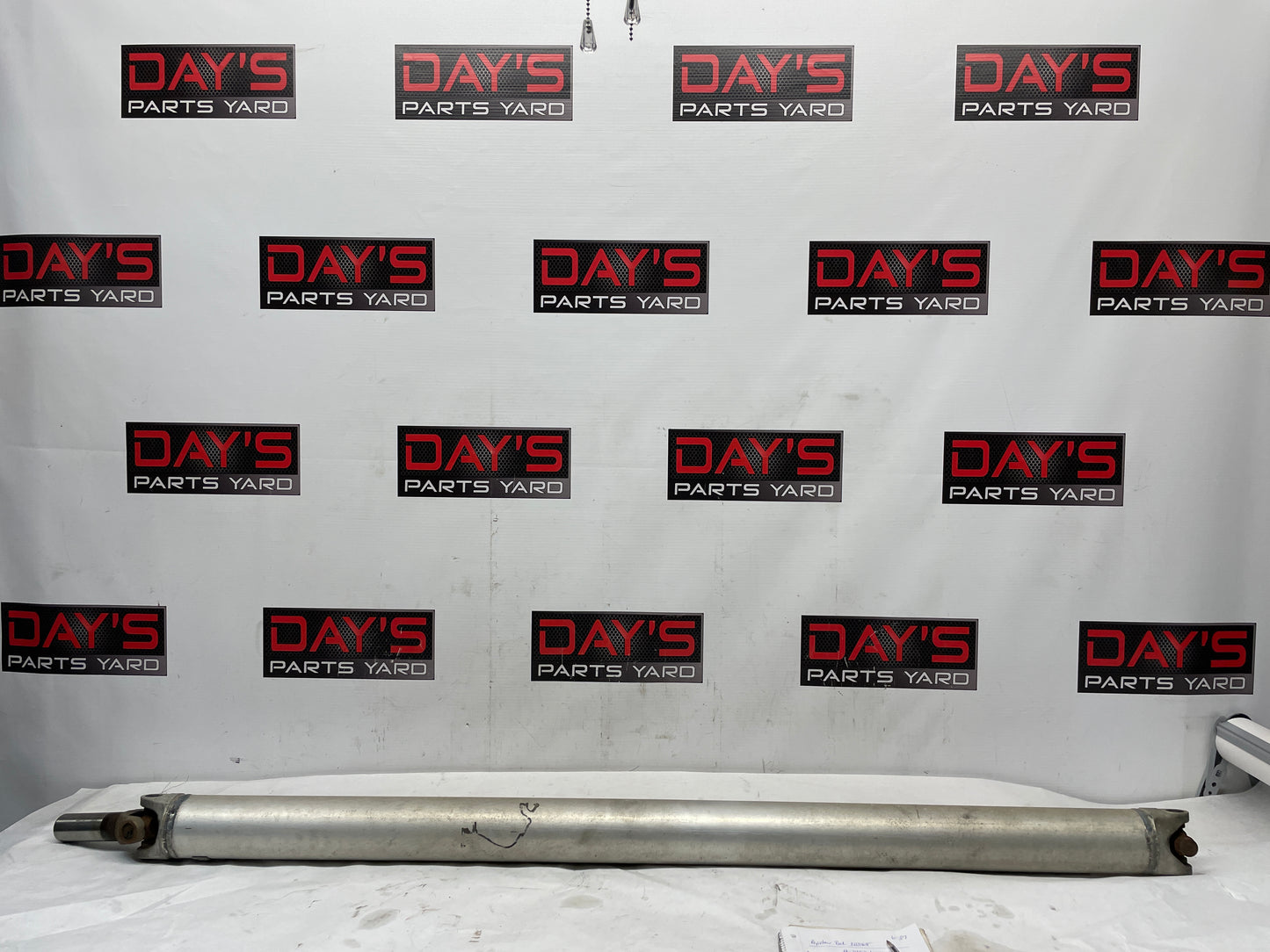 2004 GMC Sierra K1500 Extended Cab 4X4 Aluminum Driveshaft Drive Propeller Shaft OEM - Day's Parts Yard
