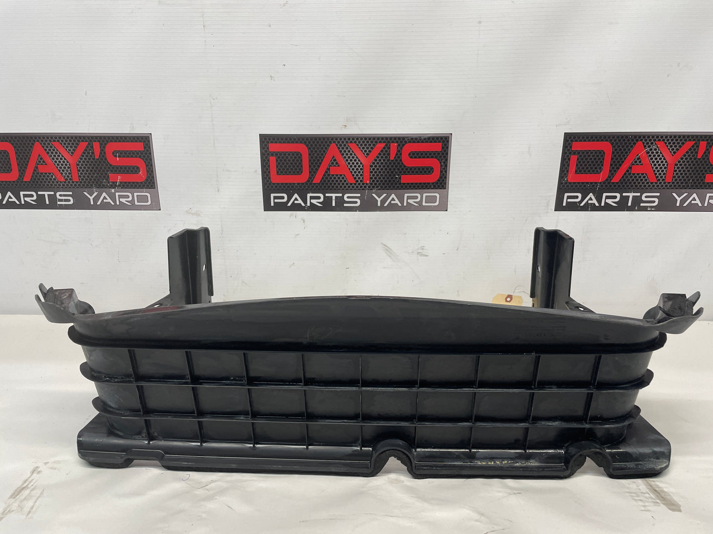 2014 Chevy SS Sedan Radiator Engine Air Inlet Duct OEM - Day's Parts Yard
