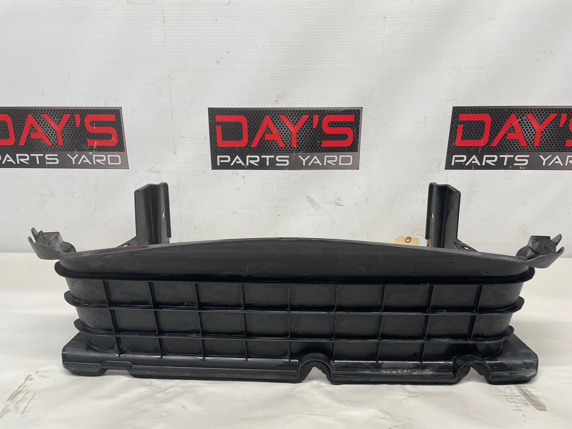 2014 Chevy SS Sedan Radiator Engine Air Inlet Duct OEM - Day's Parts Yard