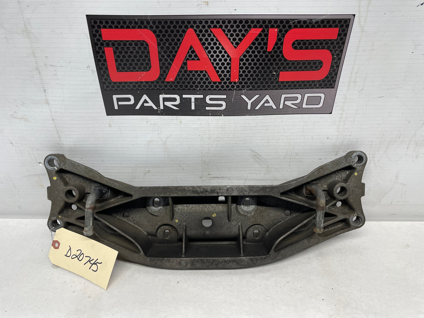 2014 Chevy SS Sedan Automatic Transmission Crossmember OEM - Day's Parts Yard