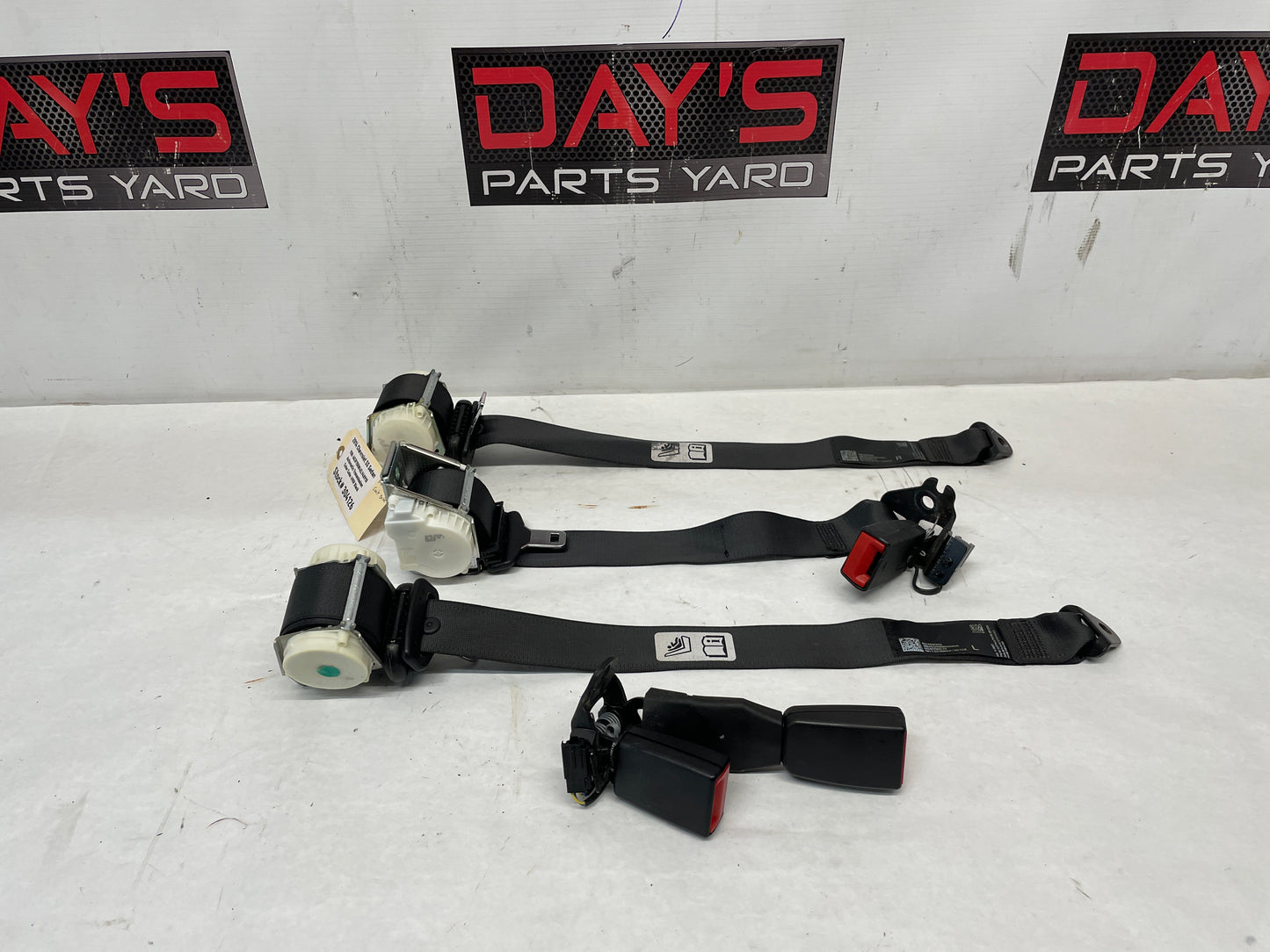 2014 Chevy SS Sedan Rear Seatbelt Seat Belt Retractors w/ Buckles Set OEM - Day's Parts Yard