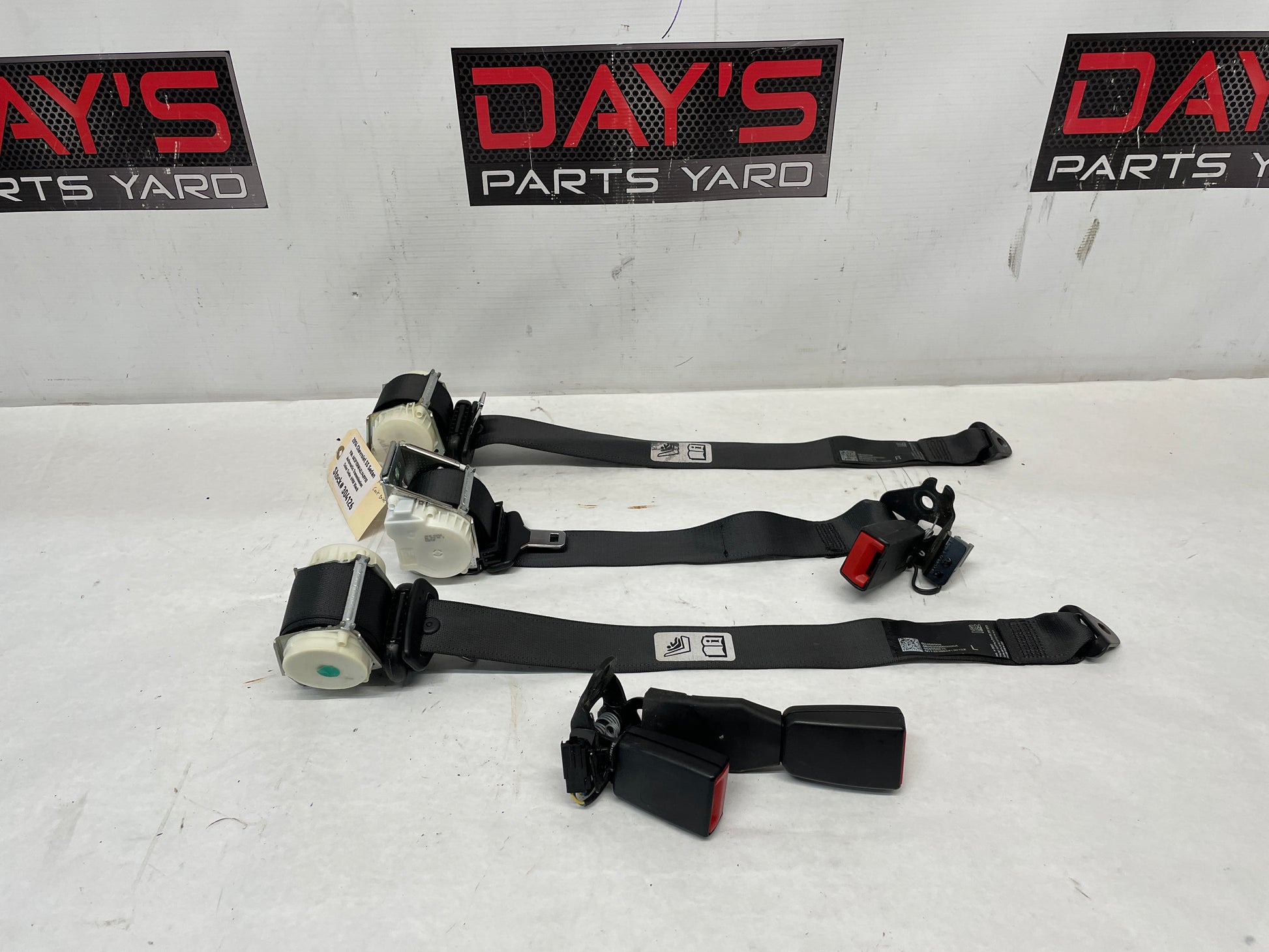 2014 Chevy SS Sedan Rear Seatbelt Seat Belt Retractors w/ Buckles Set OEM - Day's Parts Yard