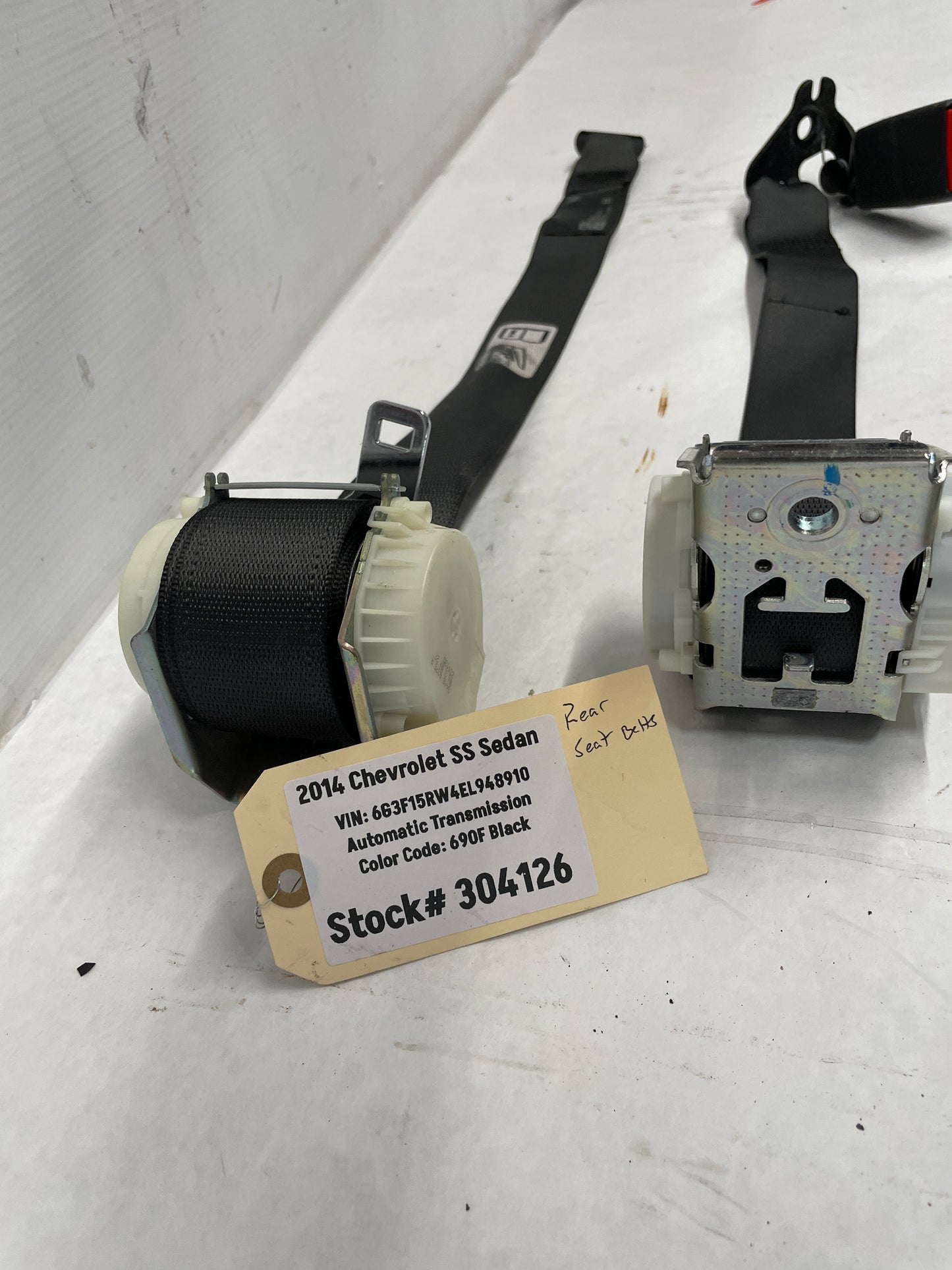 2014 Chevy SS Sedan Rear Seatbelt Seat Belt Retractors w/ Buckles Set OEM - Day's Parts Yard