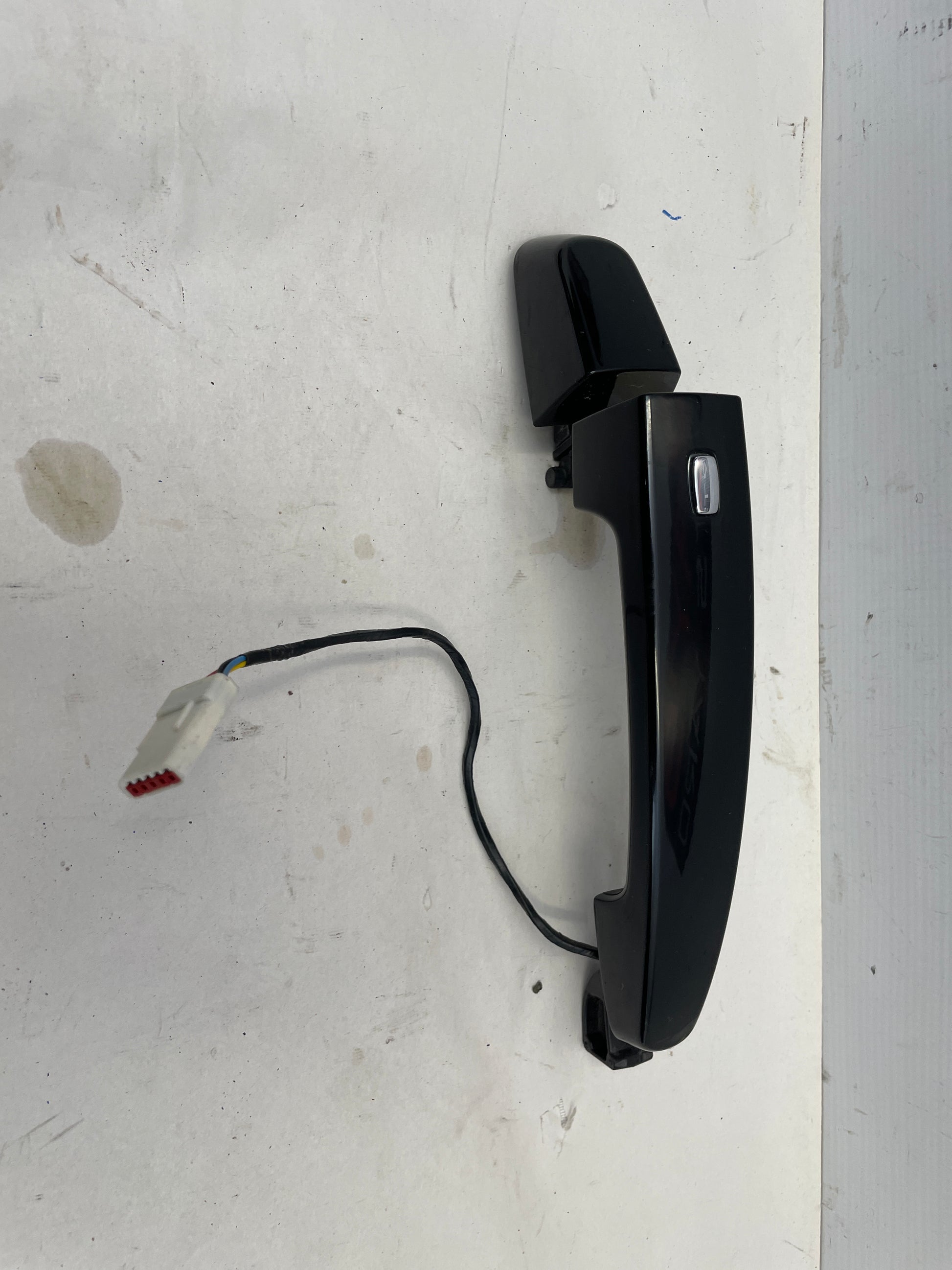 2016 Chevy Camaro SS RH & LH Exterior Door Handles and Brackets OEM - Day's Parts Yard