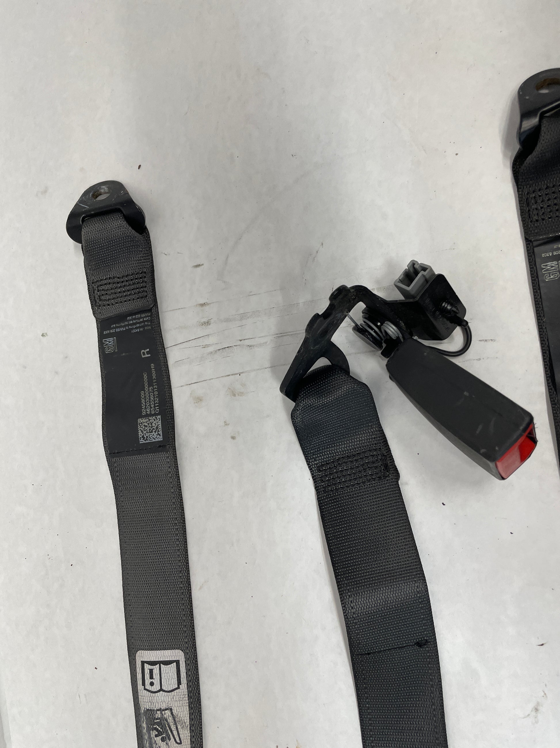 2014 Chevy SS Sedan Rear Seatbelt Seat Belt Retractors w/ Buckles Set OEM - Day's Parts Yard