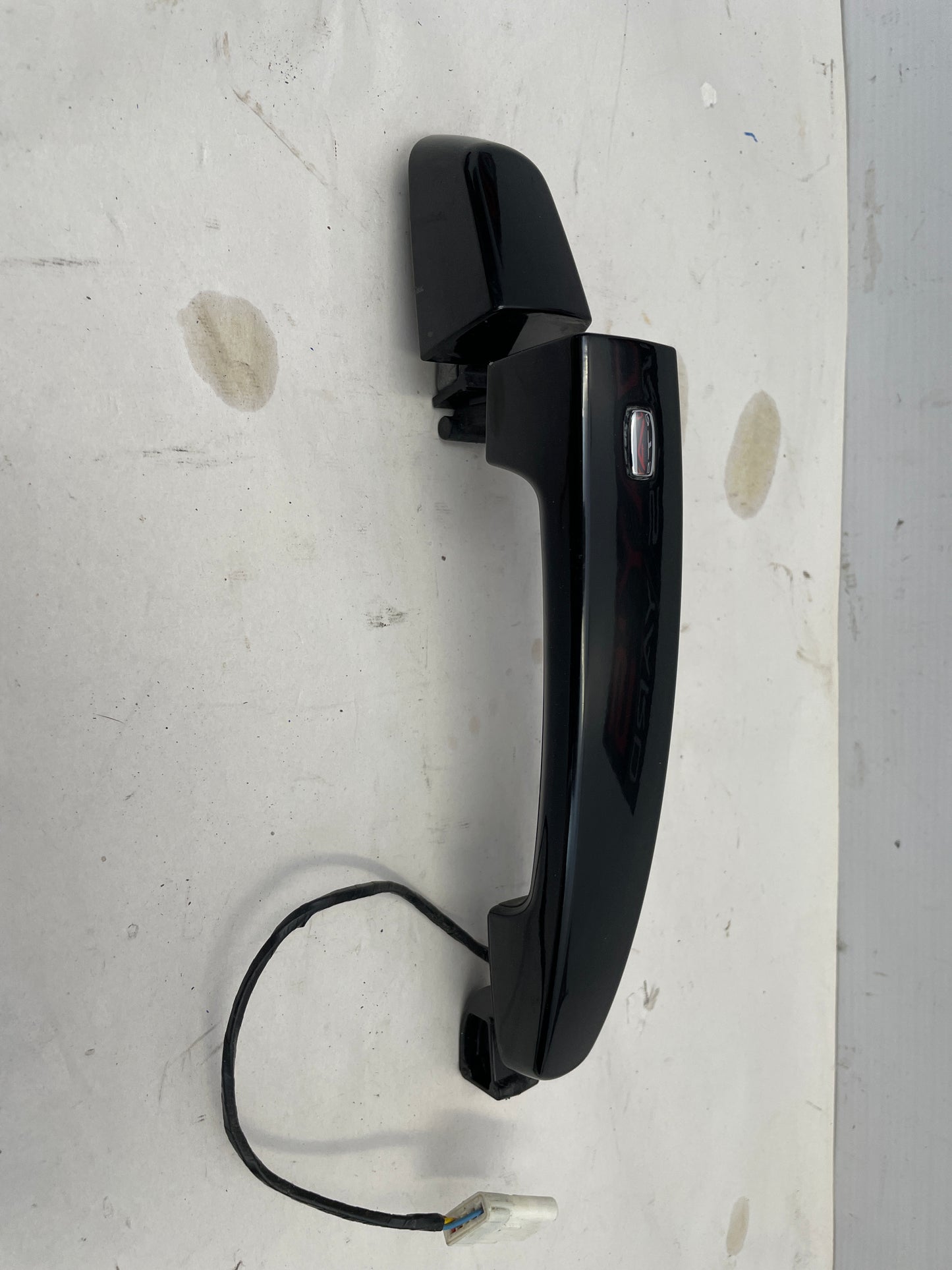 2016 Chevy Camaro SS RH & LH Exterior Door Handles and Brackets OEM - Day's Parts Yard