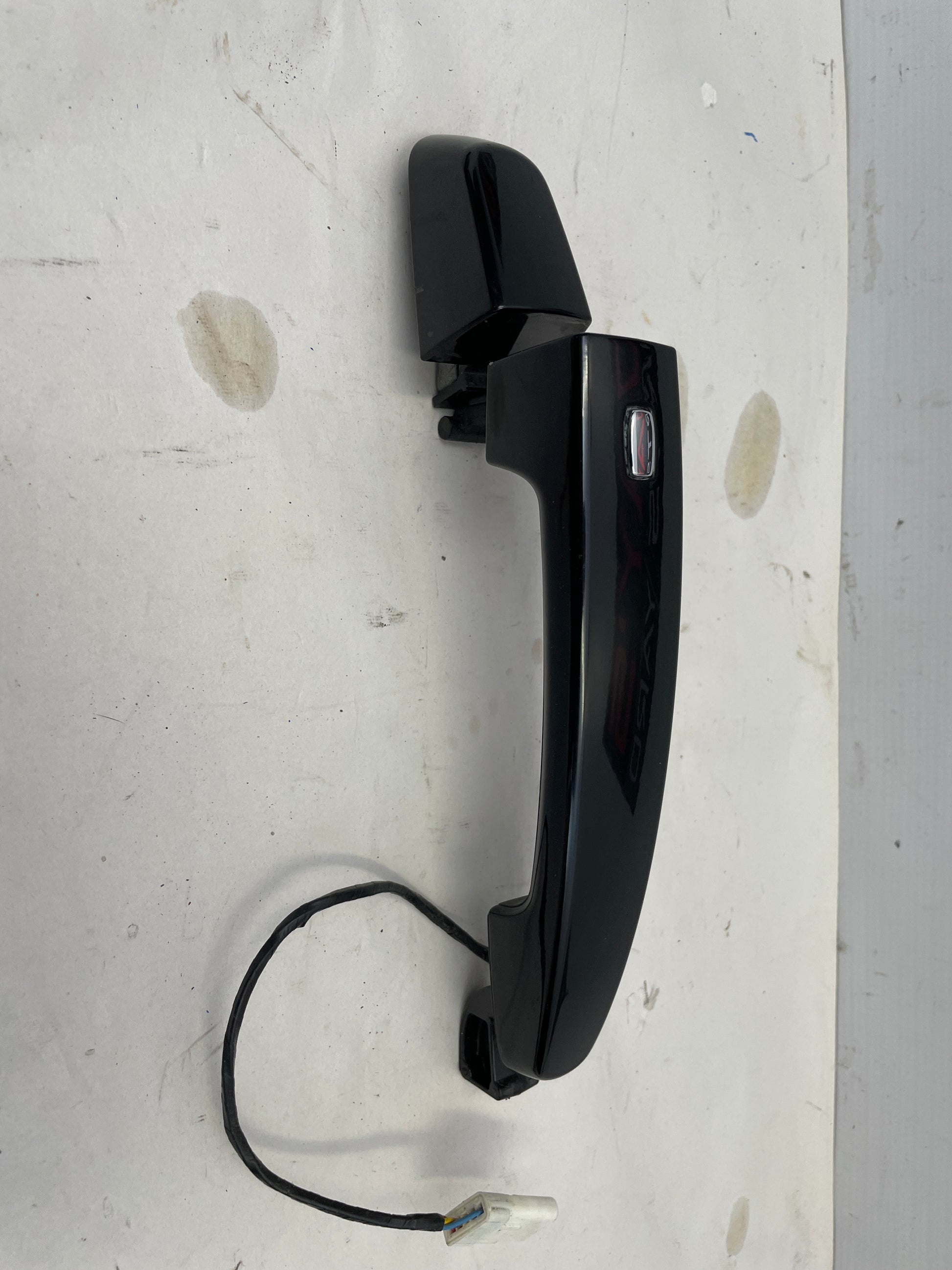 2016 Chevy Camaro SS RH & LH Exterior Door Handles and Brackets OEM - Day's Parts Yard