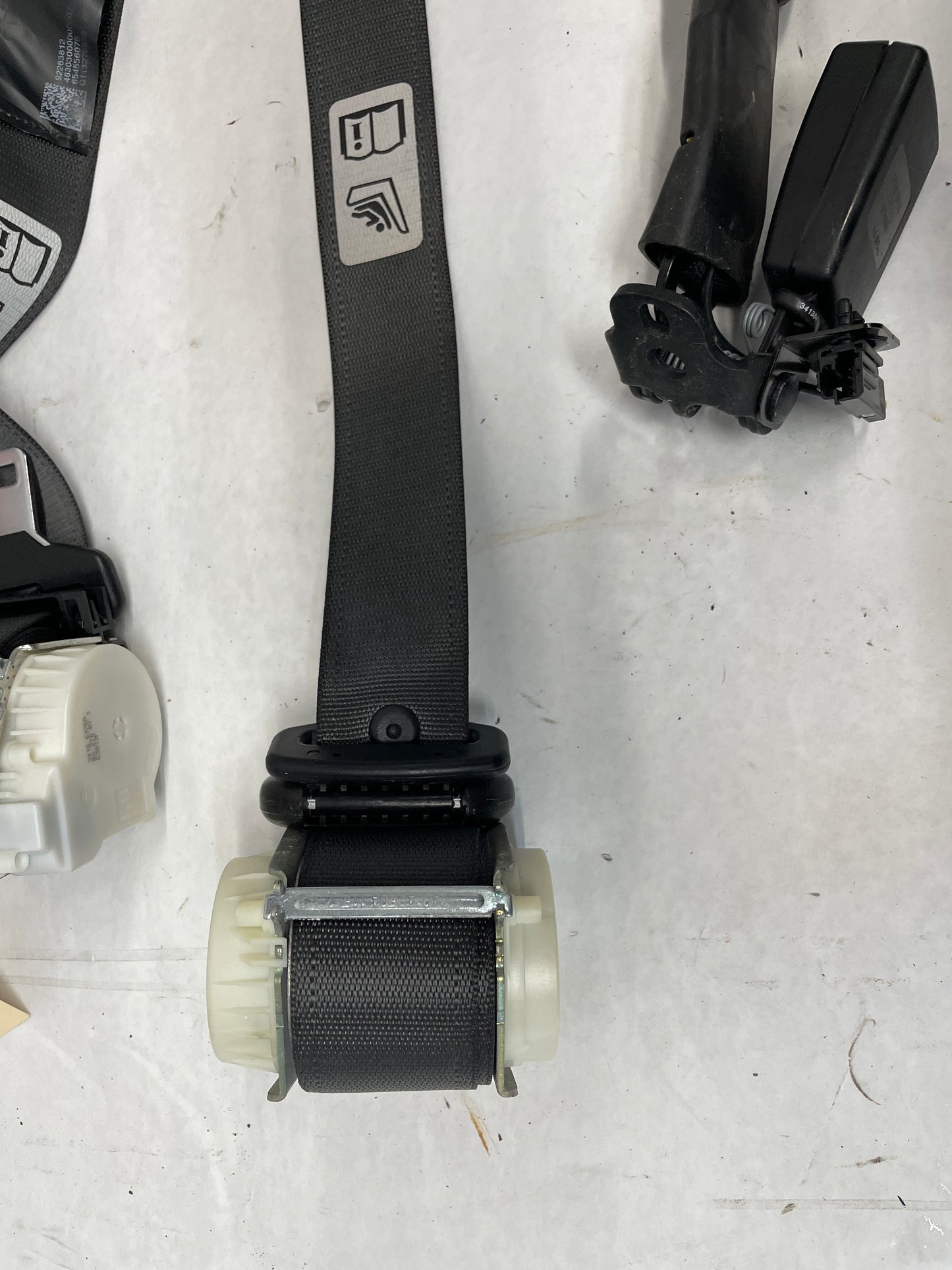 2014 Chevy SS Sedan Rear Seatbelt Seat Belt Retractors w/ Buckles Set OEM - Day's Parts Yard