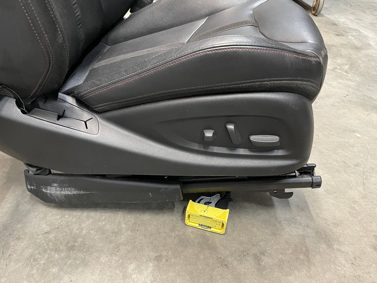 2014 Chevy SS Sedan Seats Fronts and Rears Black Leather Alcantara Suede OEM - Day's Parts Yard