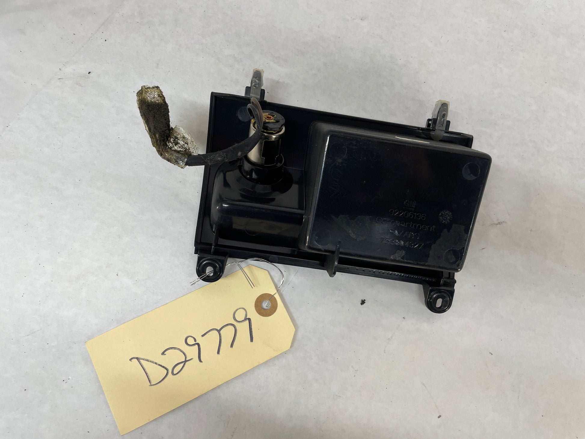 2009 Pontiac G8 GT Lower Radio Center Console Storage Cubby Compartment Assembly OEM - Day's Parts Yard