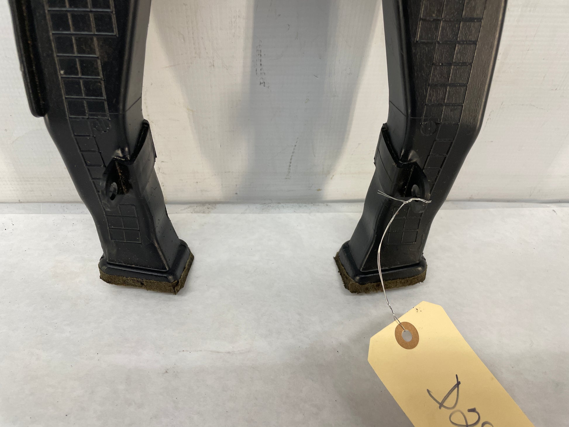 2009 Pontiac G8 GT HVAC Rear Floor Center Console Air Vent Duct OEM - Day's Parts Yard