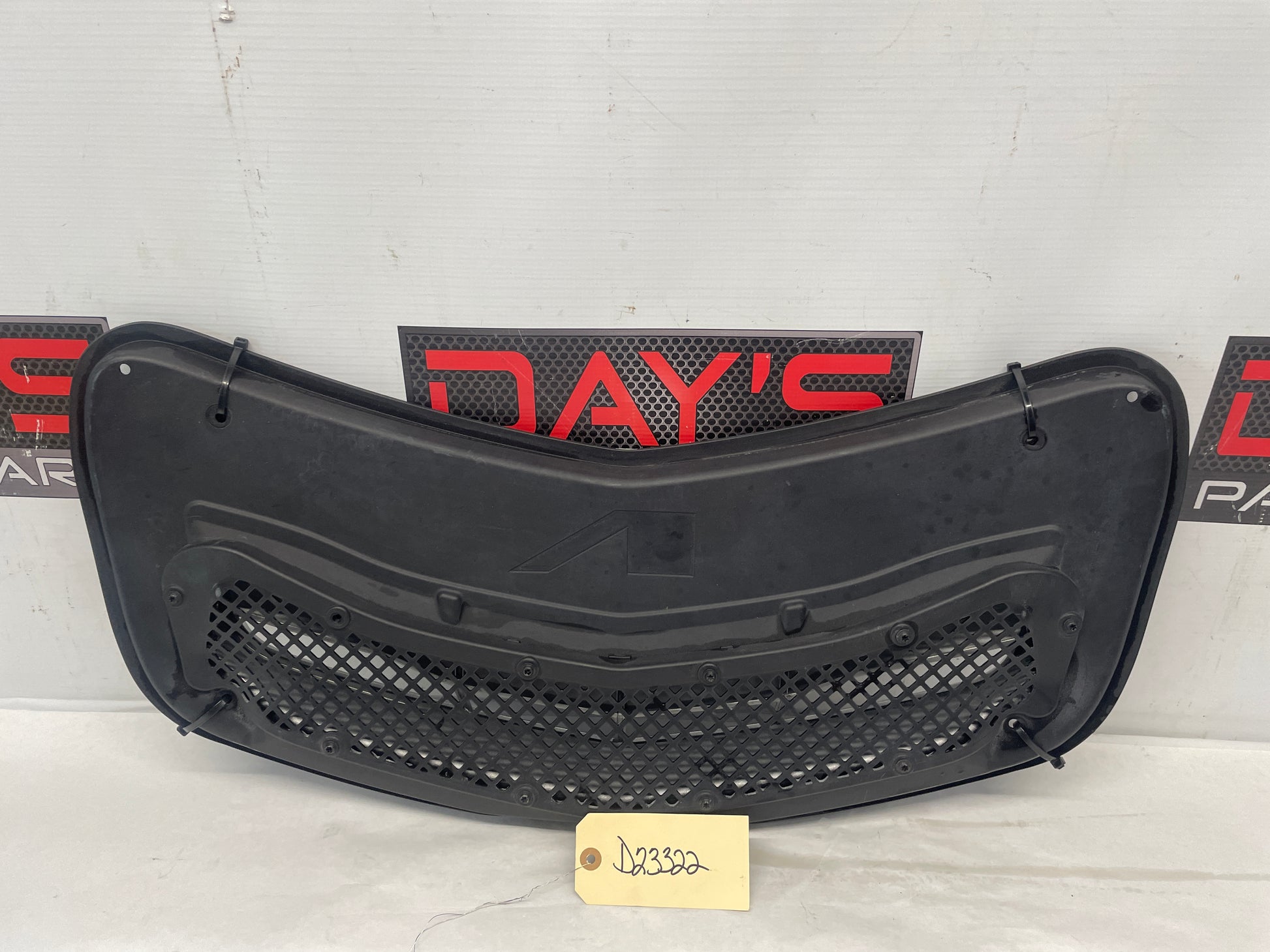 2016 Cadillac ATS-V Hood Vent Insert OEM - Day's Parts Yard