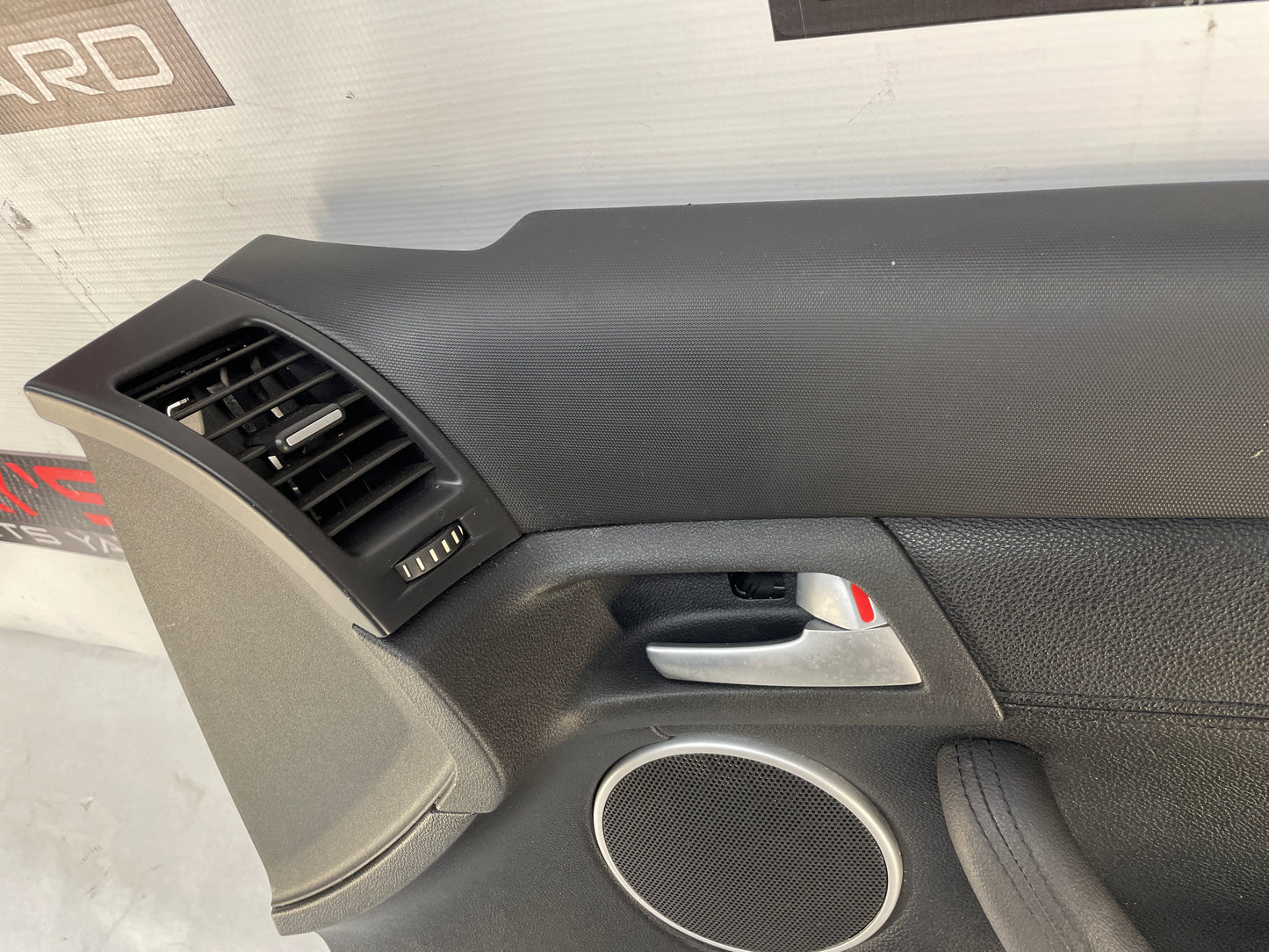 2009 Pontiac G8 RH Passenger Front Interior Door Panel Trim OEM - Day's Parts Yard