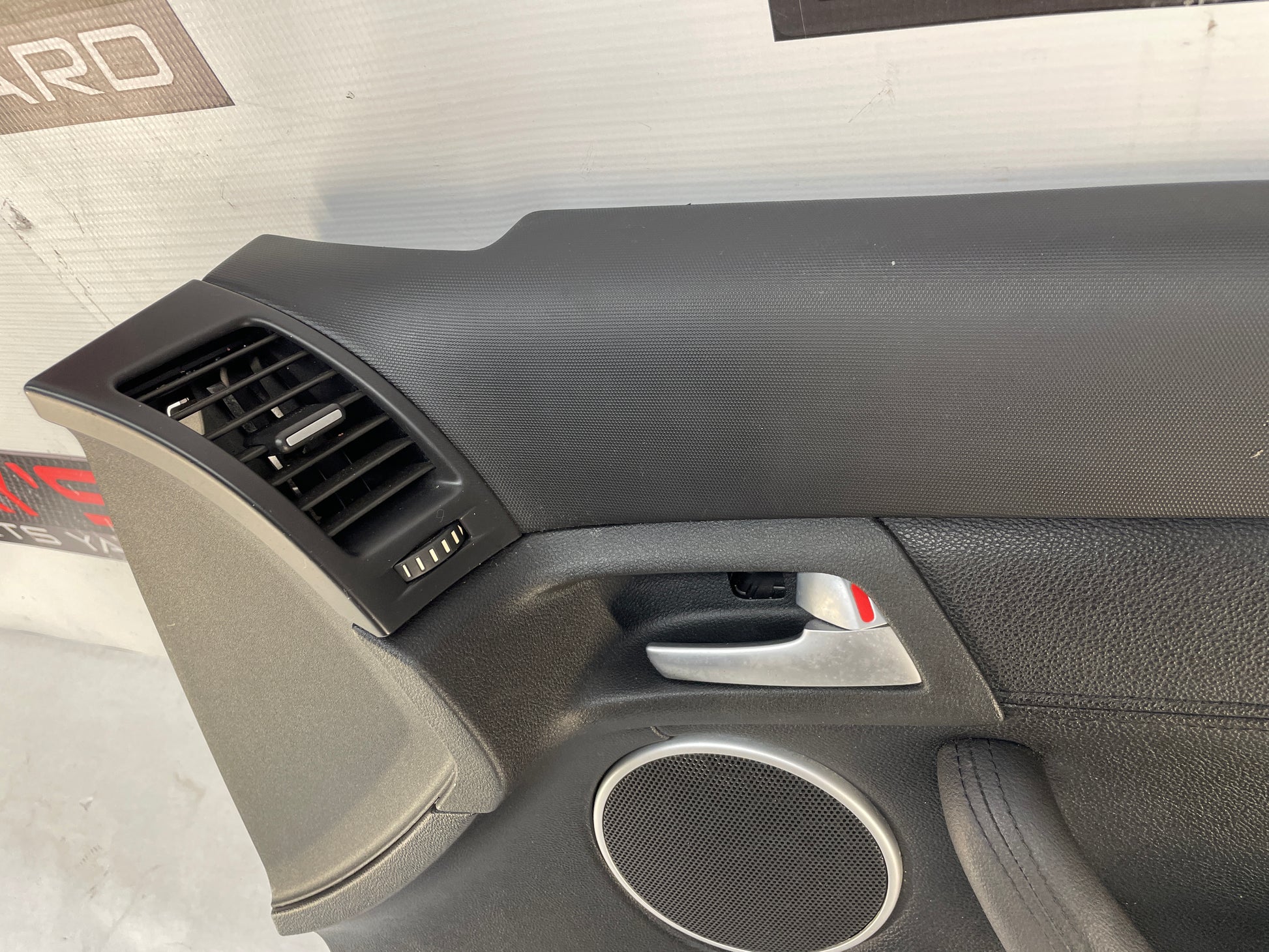 2009 Pontiac G8 RH Passenger Front Interior Door Panel Trim OEM - Day's Parts Yard