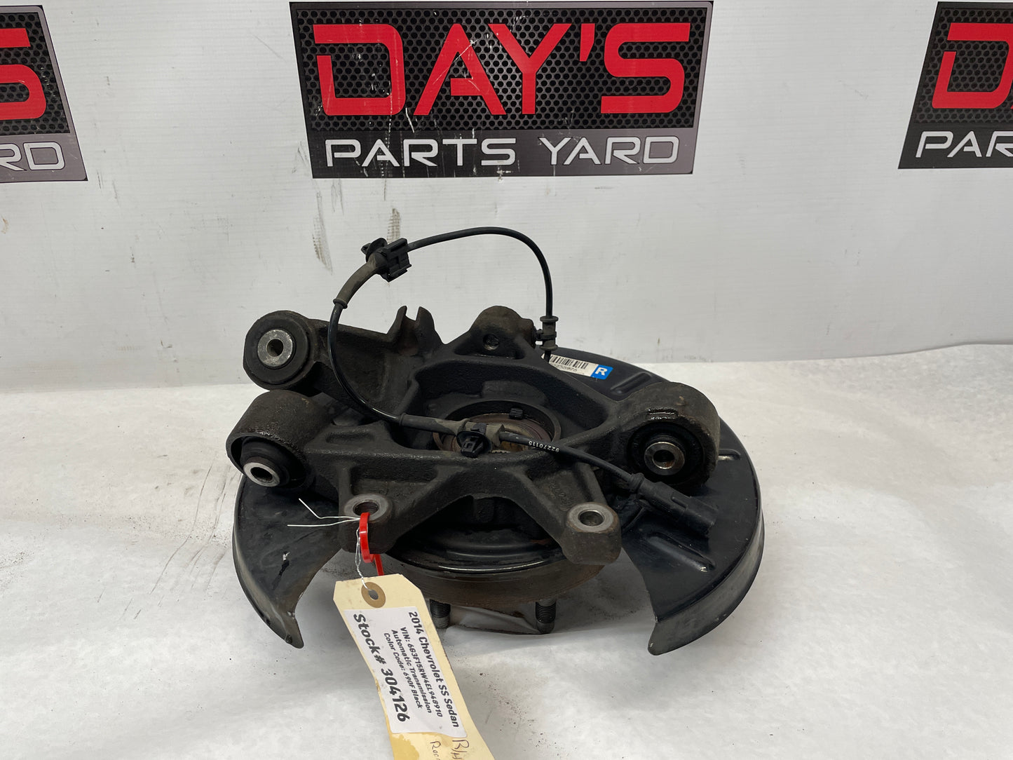 2014 Chevy SS Sedan RH Passenger Rear Suspension Spindle Hub Knuckle Assembly OEM - Day's Parts Yard