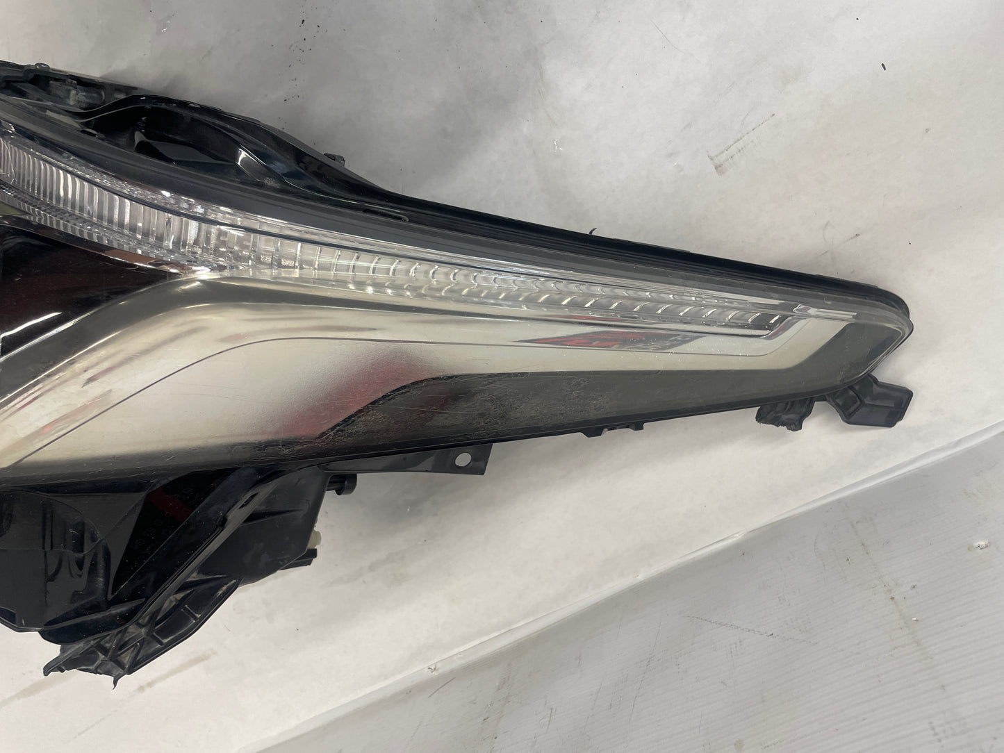 2016 Cadillac ATS-V RH Passenger Head Light Headlight Lamp OEM - Day's Parts Yard