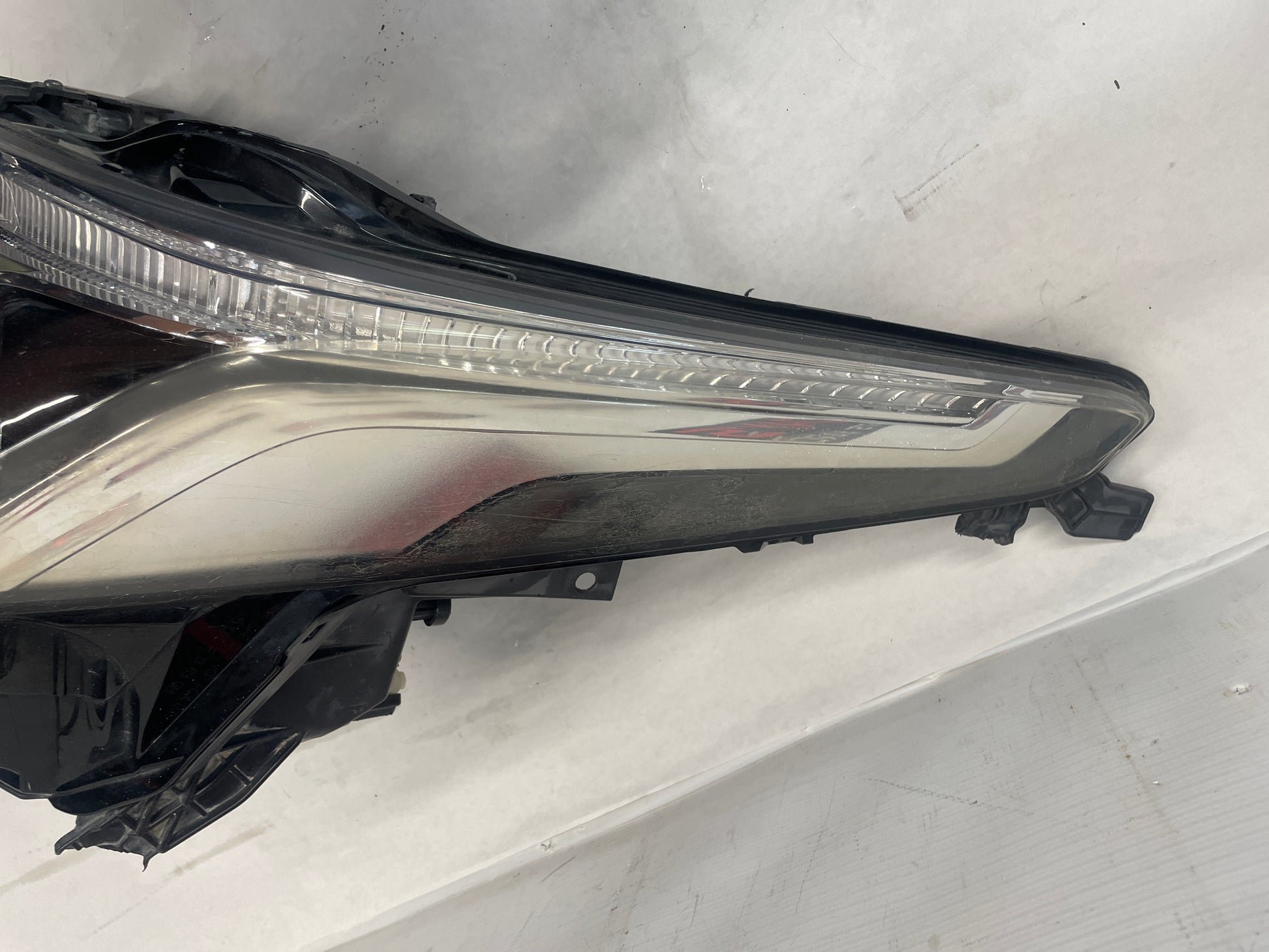 2016 Cadillac ATS-V RH Passenger Head Light Headlight Lamp OEM - Day's Parts Yard