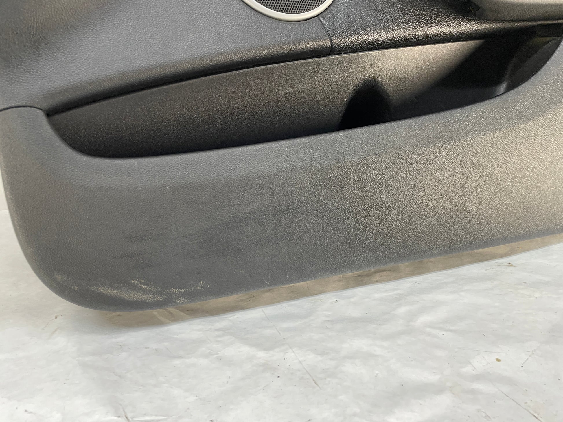 2009 Pontiac G8 RH Passenger Front Interior Door Panel Trim OEM - Day's Parts Yard