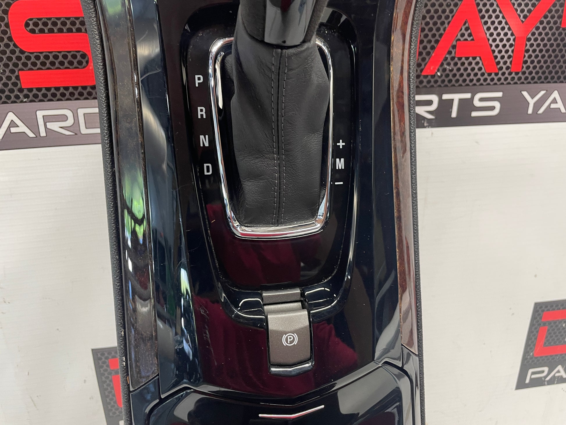 2013 Cadillac CTS-V Coupe Center Console Armrest OEM - Day's Parts Yard