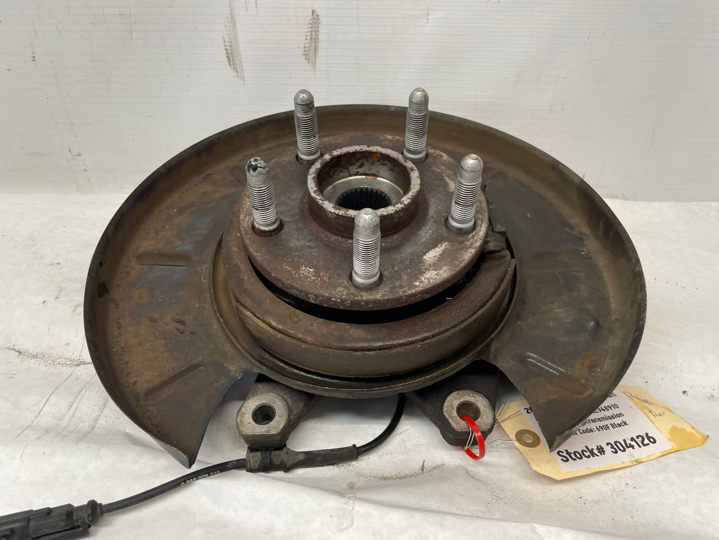 2014 Chevy SS Sedan RH Passenger Rear Suspension Spindle Hub Knuckle Assembly OEM - Day's Parts Yard