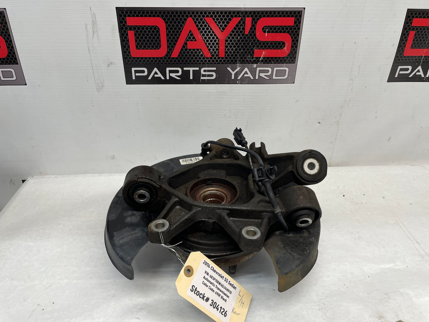 2014 Chevy SS Sedan LH Driver Rear Suspension Spindle Knuckle Hub Assembly OEM - Day's Parts Yard