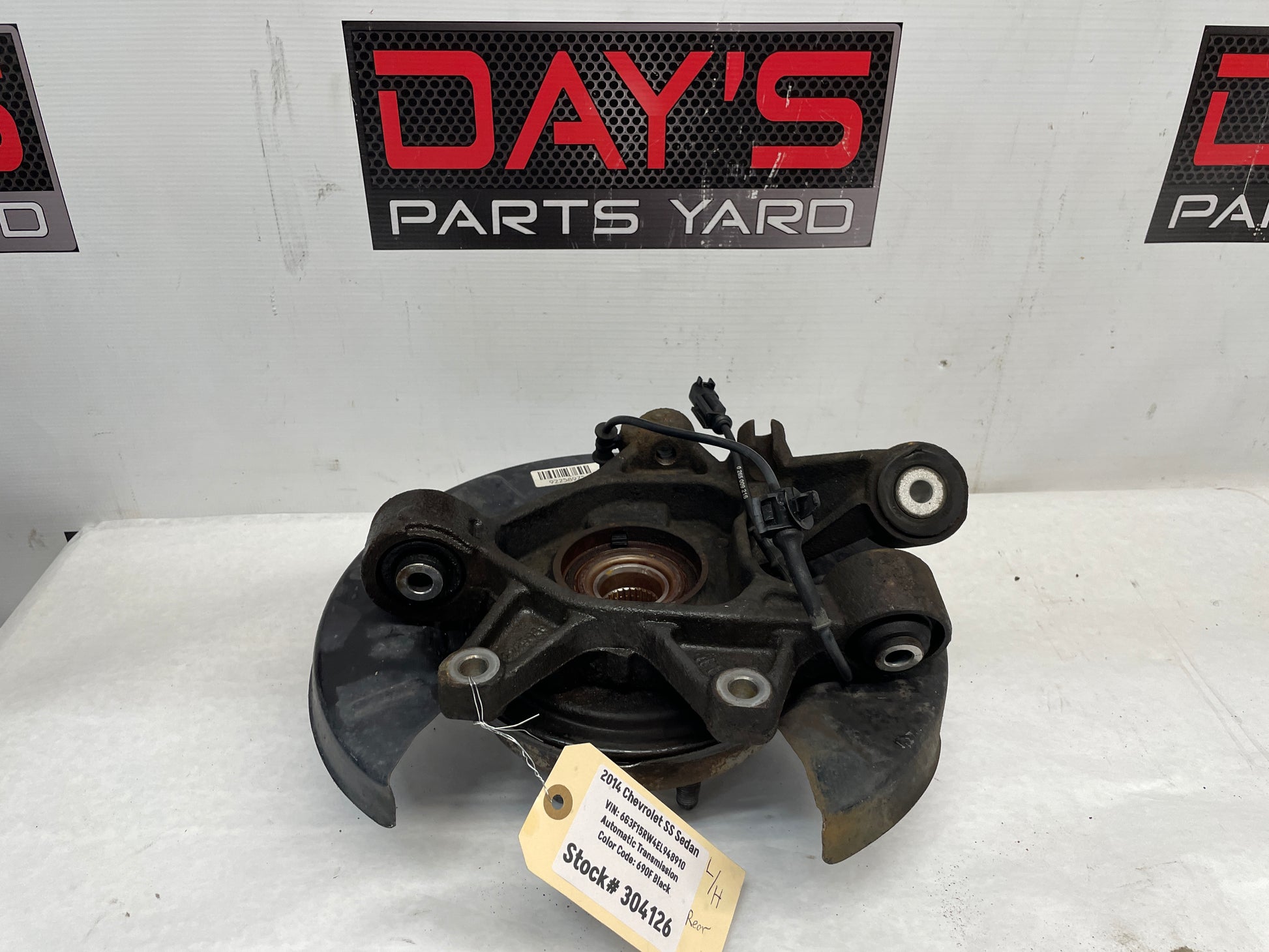 2014 Chevy SS Sedan LH Driver Rear Suspension Spindle Knuckle Hub Assembly OEM - Day's Parts Yard