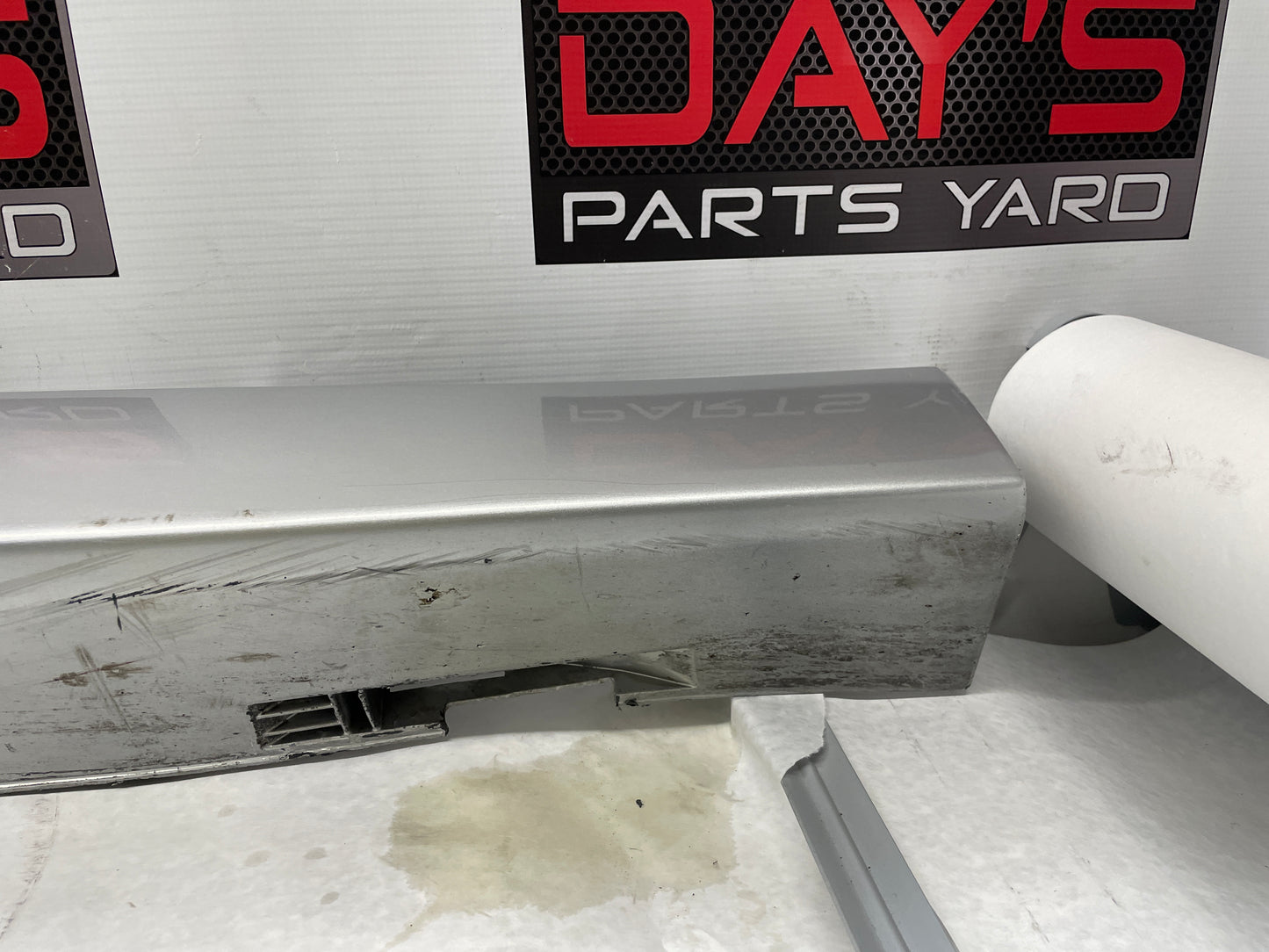 2014 Chevy SS Sedan RH Passenger Rocker Molding Side Skirt Panel Trim OEM