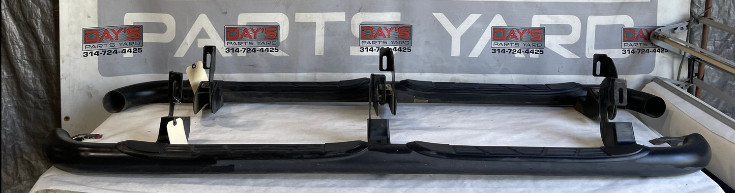 2013 Chevy Silverado RH & LH Running Boards OEM LOCAL PICK UP