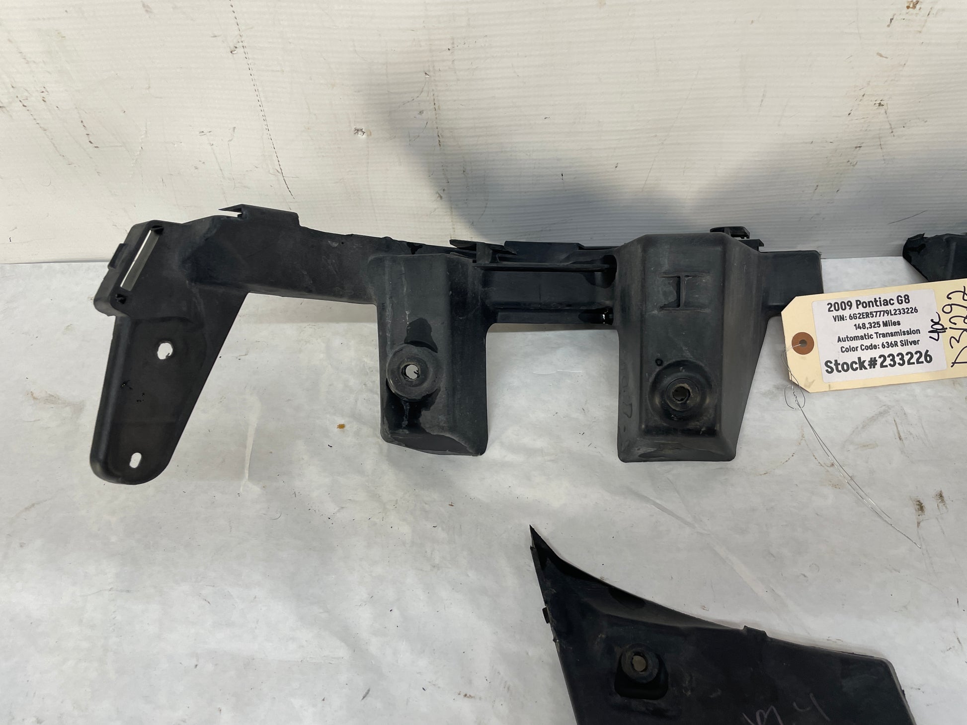 2009 Pontiac G8 Complete Rear Bumper Brackets Mounts Supports Guides Set OEM - Day's Parts Yard