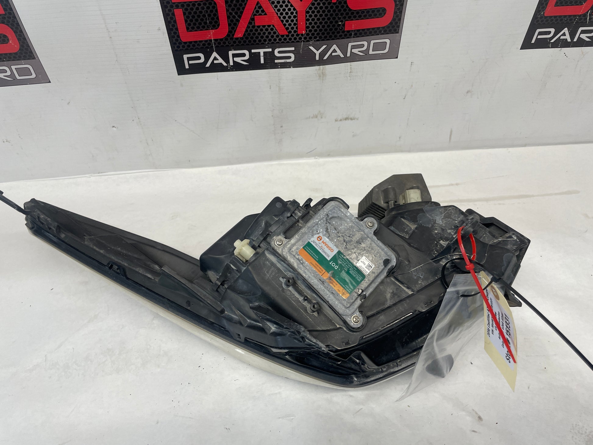 2016 Cadillac ATS-V RH Passenger Head Light Headlight Lamp OEM - Day's Parts Yard