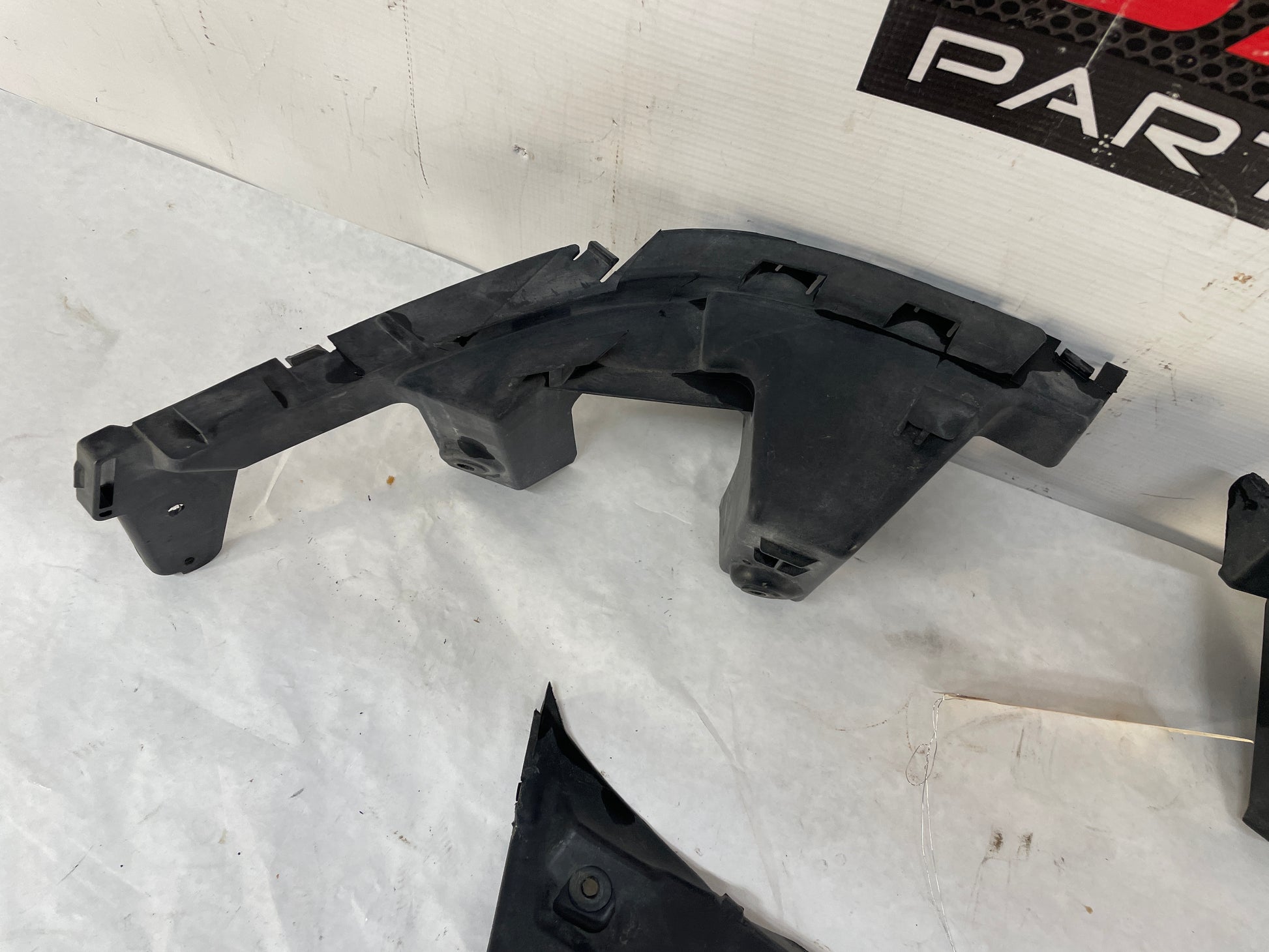 2009 Pontiac G8 Complete Rear Bumper Brackets Mounts Supports Guides Set OEM - Day's Parts Yard