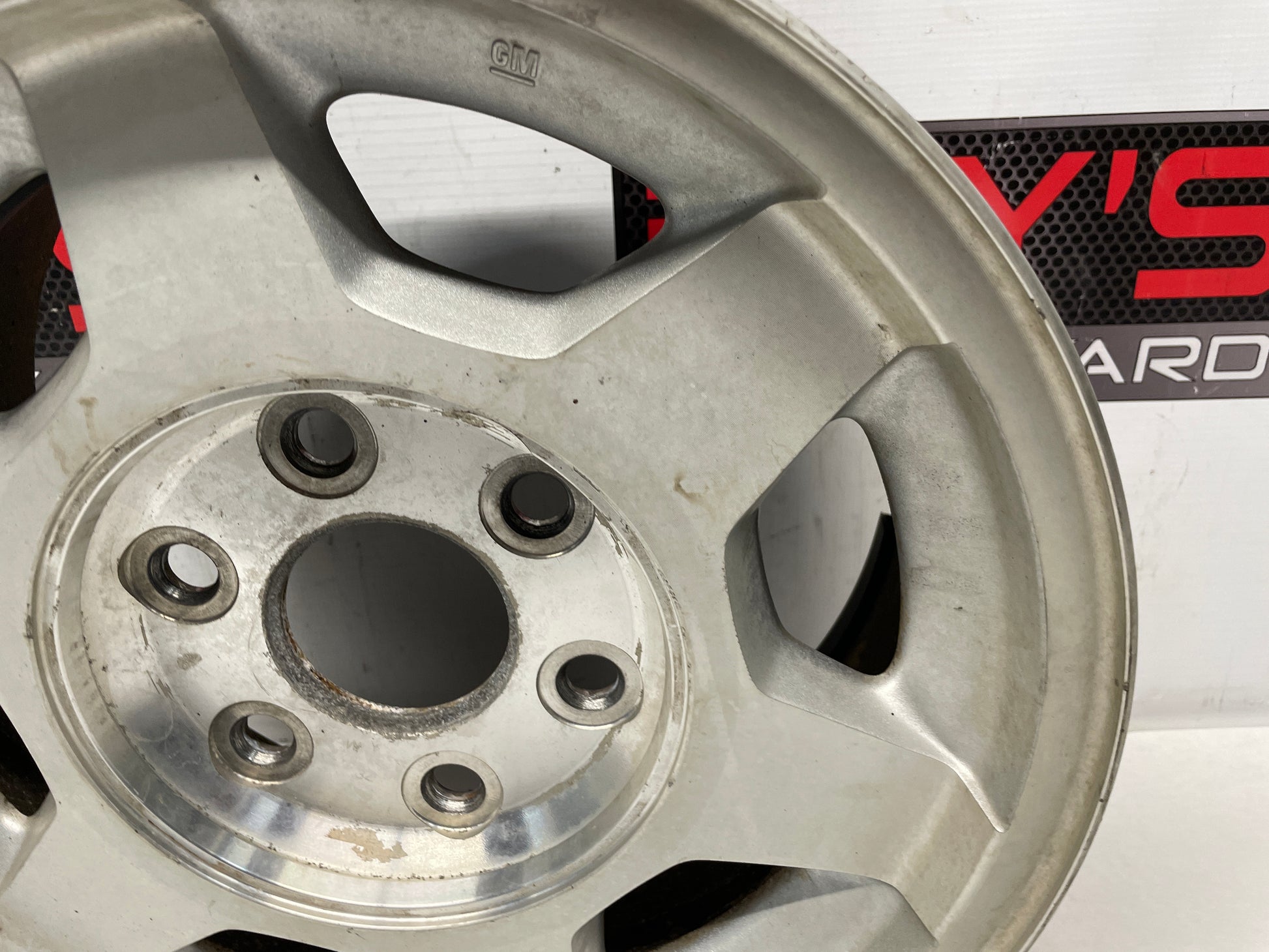 2004 GMC Sierra K1500 Factory OEM 16X7 Wheel - Day's Parts Yard