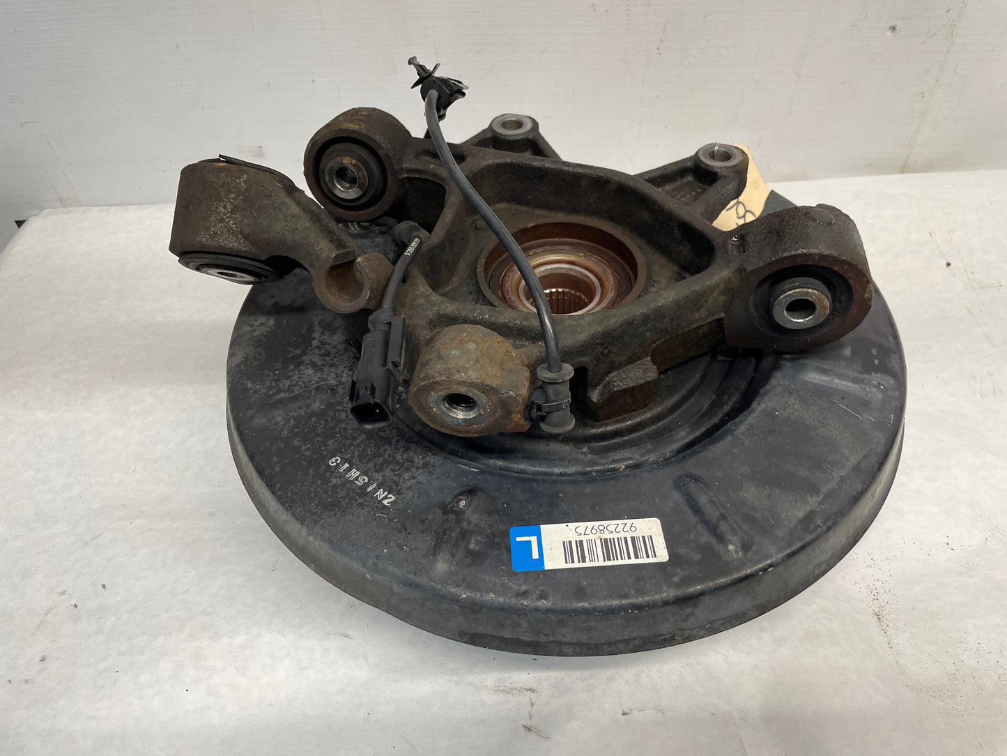 2014 Chevy SS Sedan LH Driver Rear Suspension Spindle Knuckle Hub Assembly OEM - Day's Parts Yard