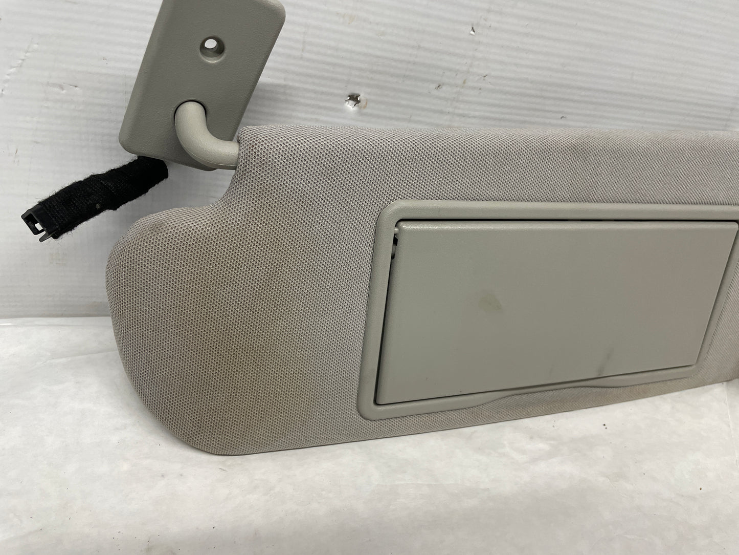 2014 Chevy SS Sedan RH & LH Sun Visor Sunvisor Shade Set w/ Clips OEM - Day's Parts Yard