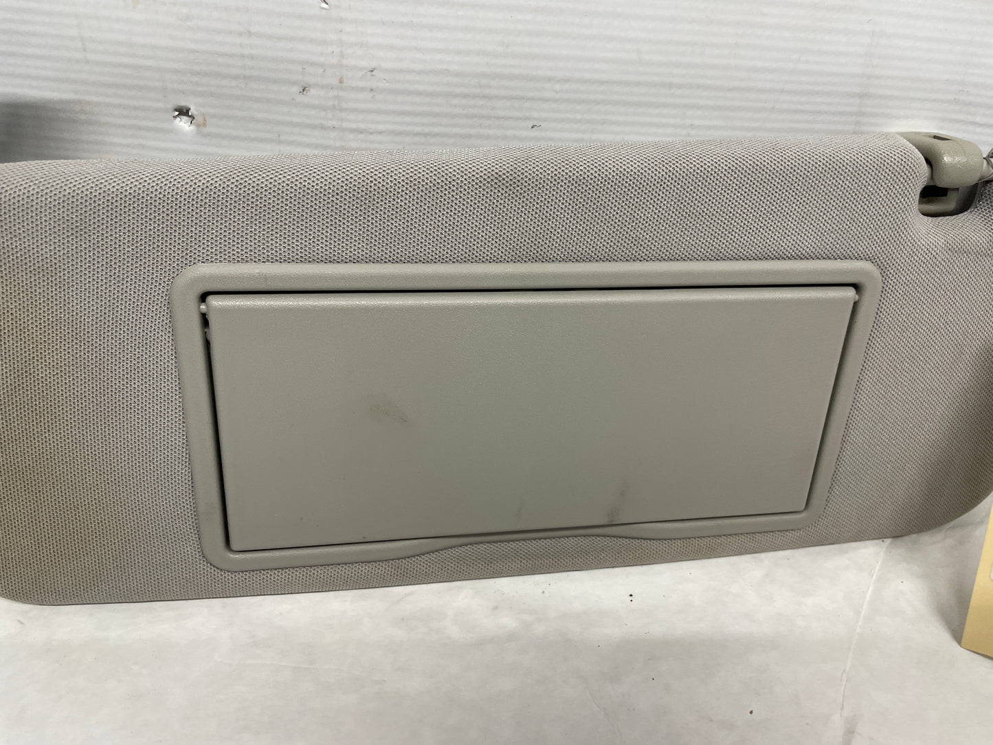 2014 Chevy SS Sedan RH & LH Sun Visor Sunvisor Shade Set w/ Clips OEM - Day's Parts Yard