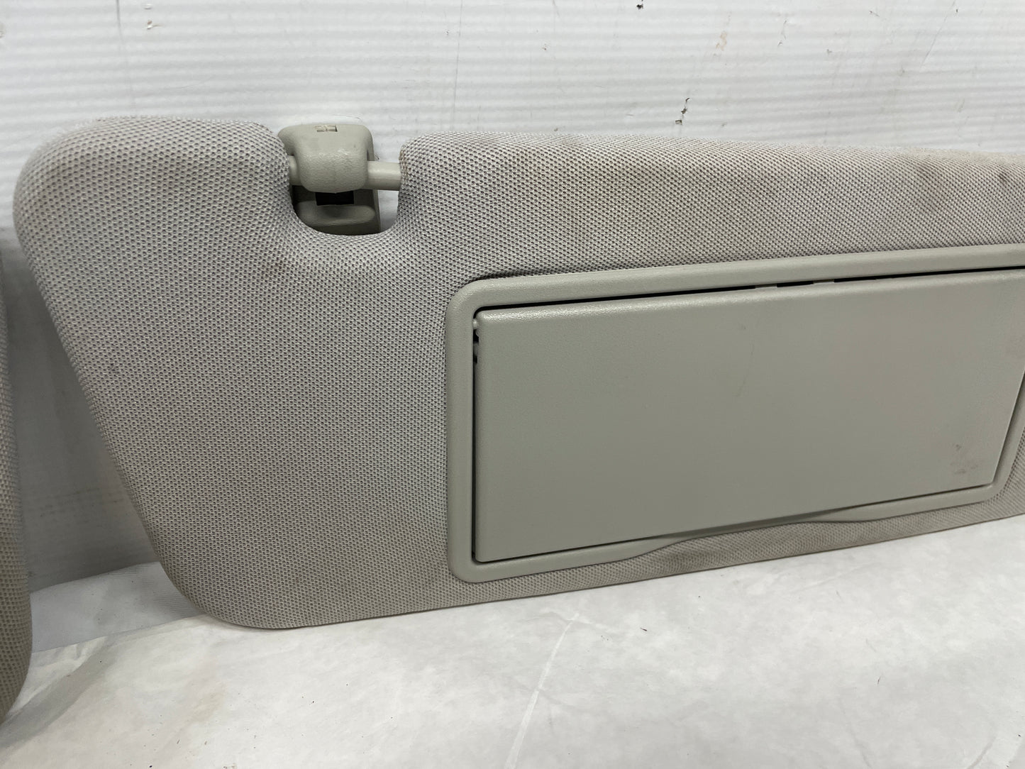 2014 Chevy SS Sedan RH & LH Sun Visor Sunvisor Shade Set w/ Clips OEM - Day's Parts Yard