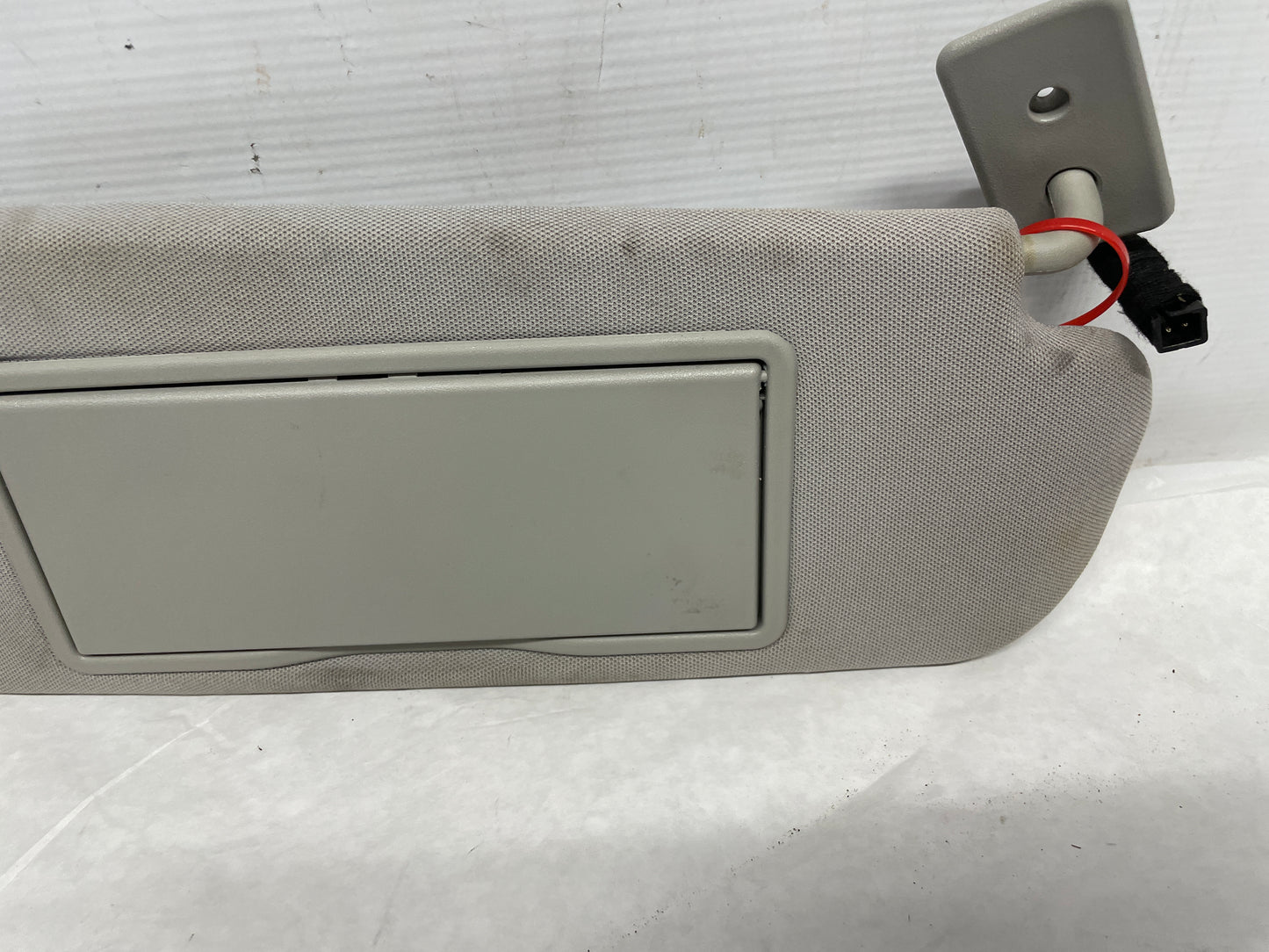 2014 Chevy SS Sedan RH & LH Sun Visor Sunvisor Shade Set w/ Clips OEM - Day's Parts Yard