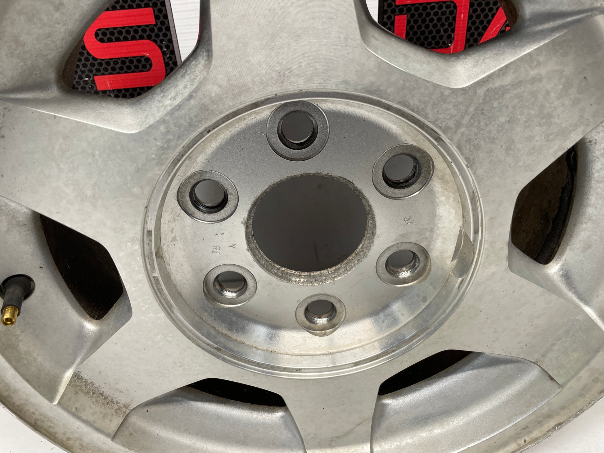2004 GMC Sierra K1500 Factory OEM 16X7 Wheel - Day's Parts Yard