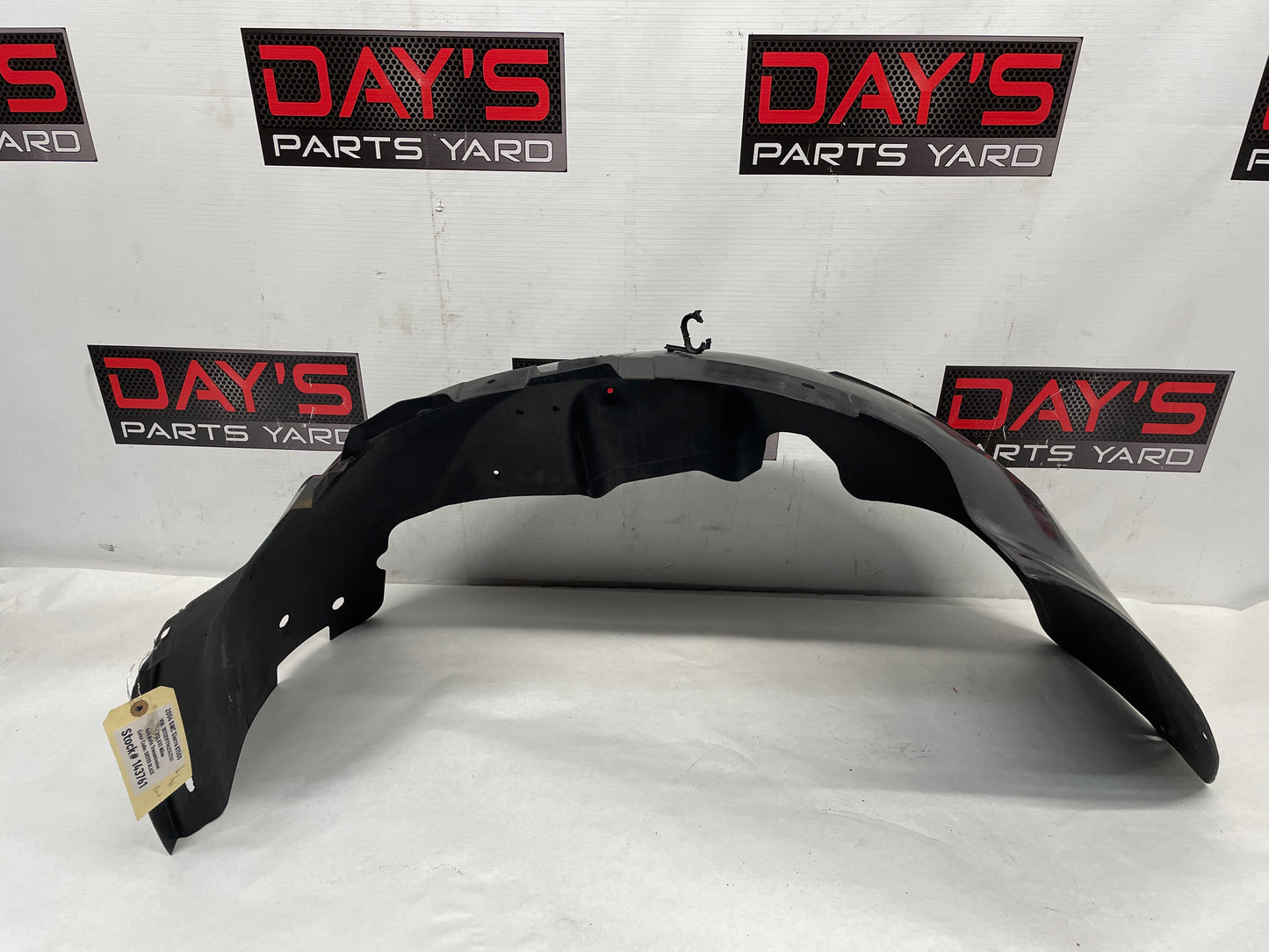 2004 GMC Sierra K1500 LH Driver Front Fender Wheel House Well Liner OEM - Day's Parts Yard