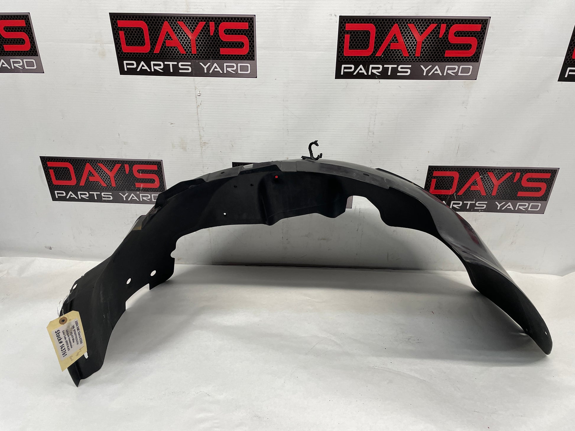 2004 GMC Sierra K1500 LH Driver Front Fender Wheel House Well Liner OEM - Day's Parts Yard