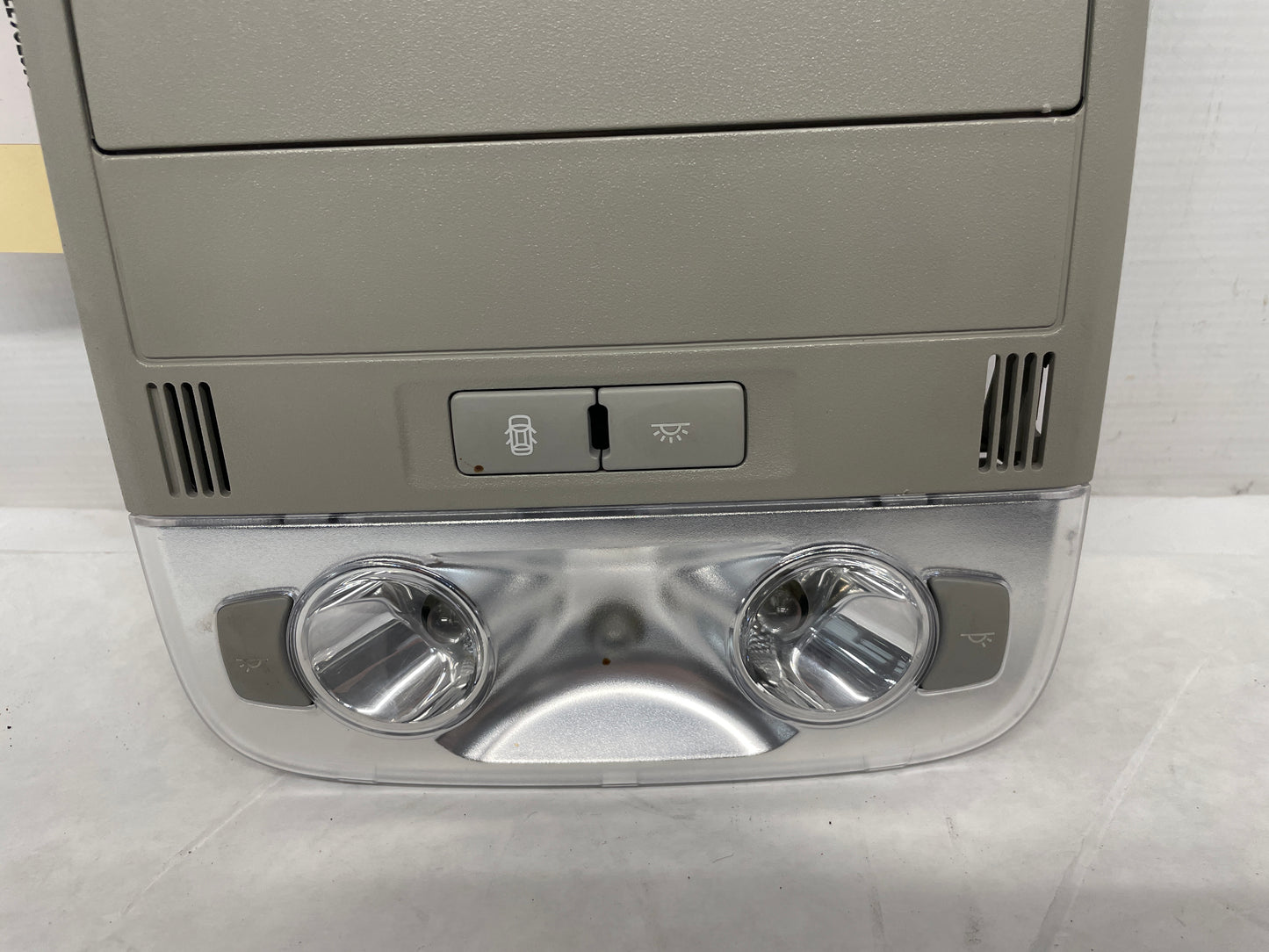 2014 Chevrolet SS Sedan Over Head Console Dome Map Light OEM - Day's Parts Yard