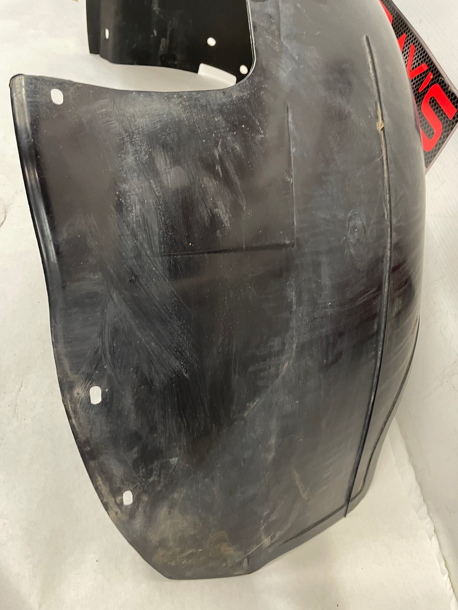 2004 GMC Sierra K1500 LH Driver Front Fender Wheel House Well Liner OEM - Day's Parts Yard