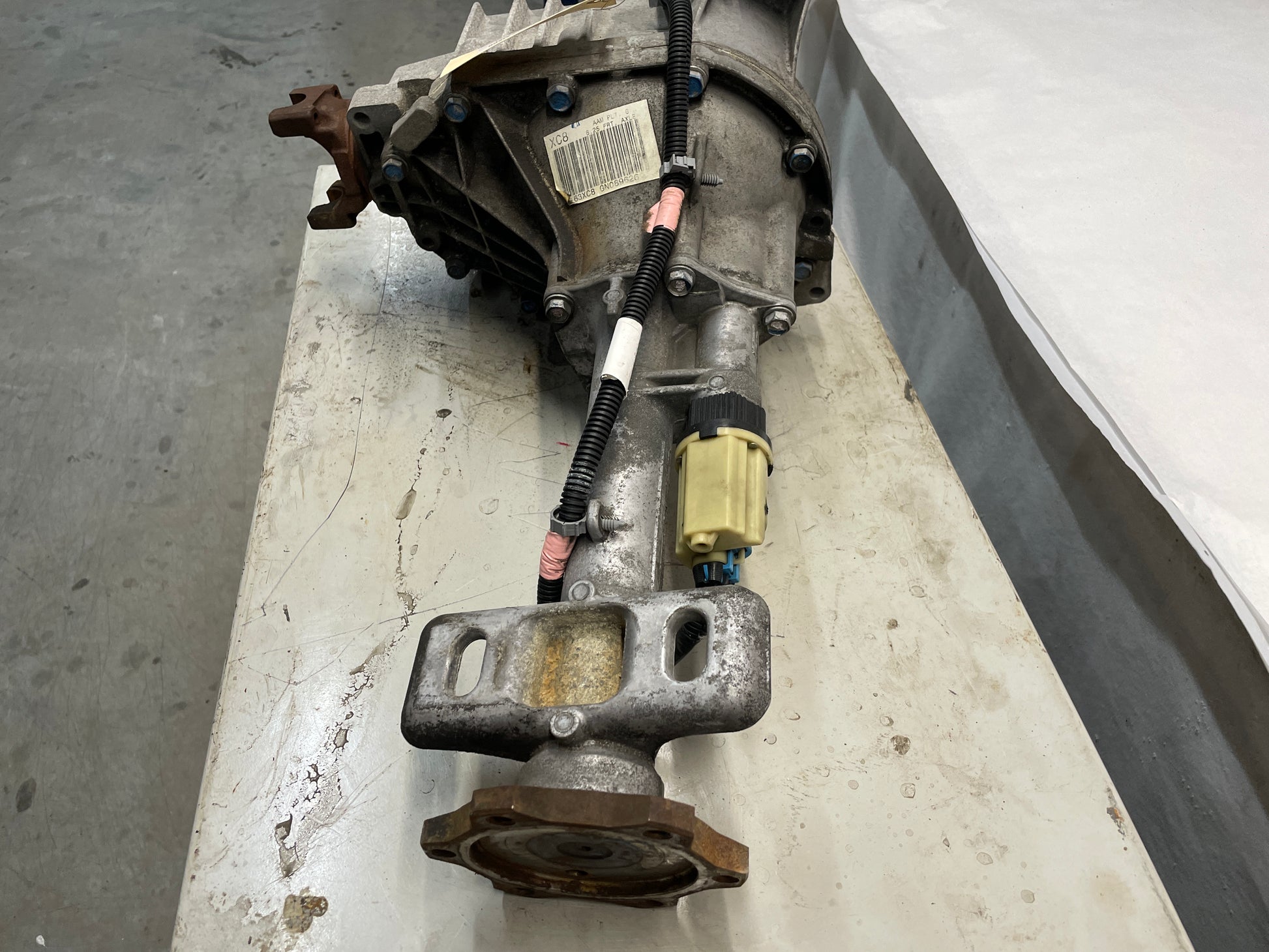 2004 GMC Sierra K1500 Front Axle Carrier Differential Assembly GT4 3.73 OEM - Day's Parts Yard