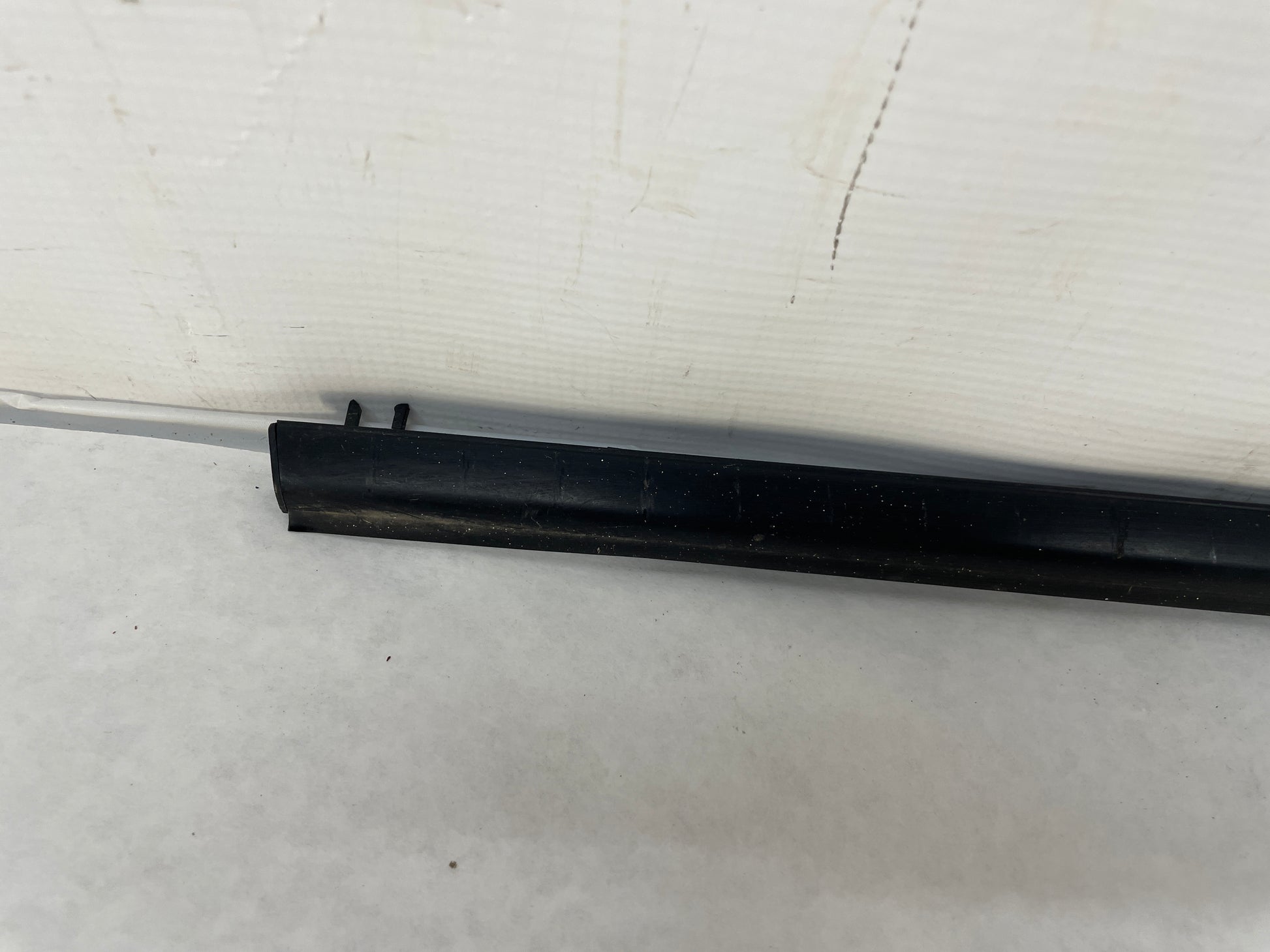 2009 Pontiac G8 GT RH Passenger Rear  Black Door Window Belt Molding Weather Strip Trim OEM - Day's Parts Yard