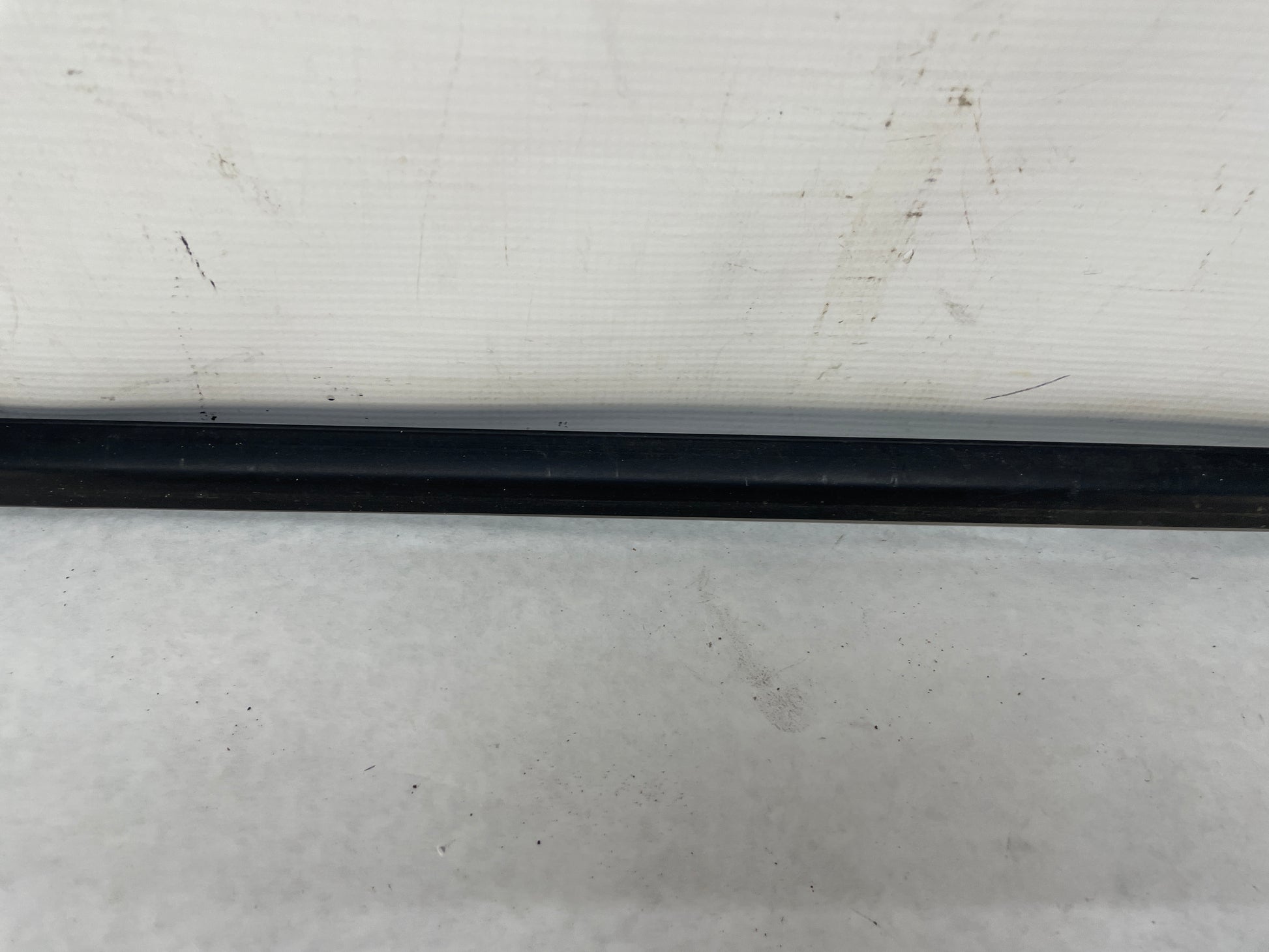 2009 Pontiac G8 GT RH Passenger Rear  Black Door Window Belt Molding Weather Strip Trim OEM - Day's Parts Yard