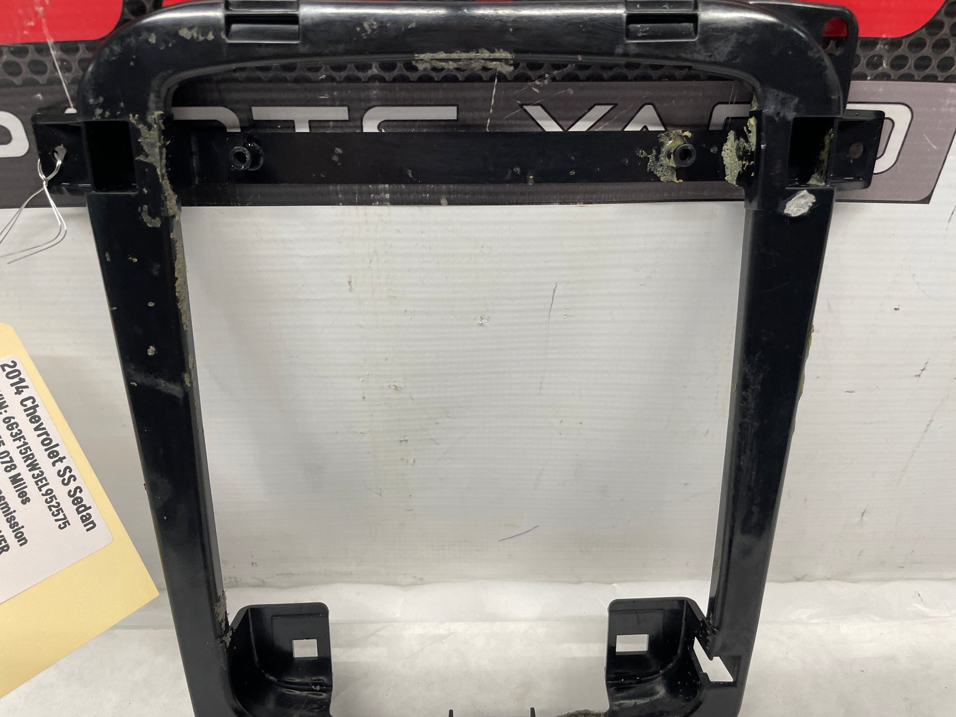 2014 Chevy SS Sedan Hardtop Over Head Console Dome Light Frame Bracket Bezel OEM - Day's Parts Yard