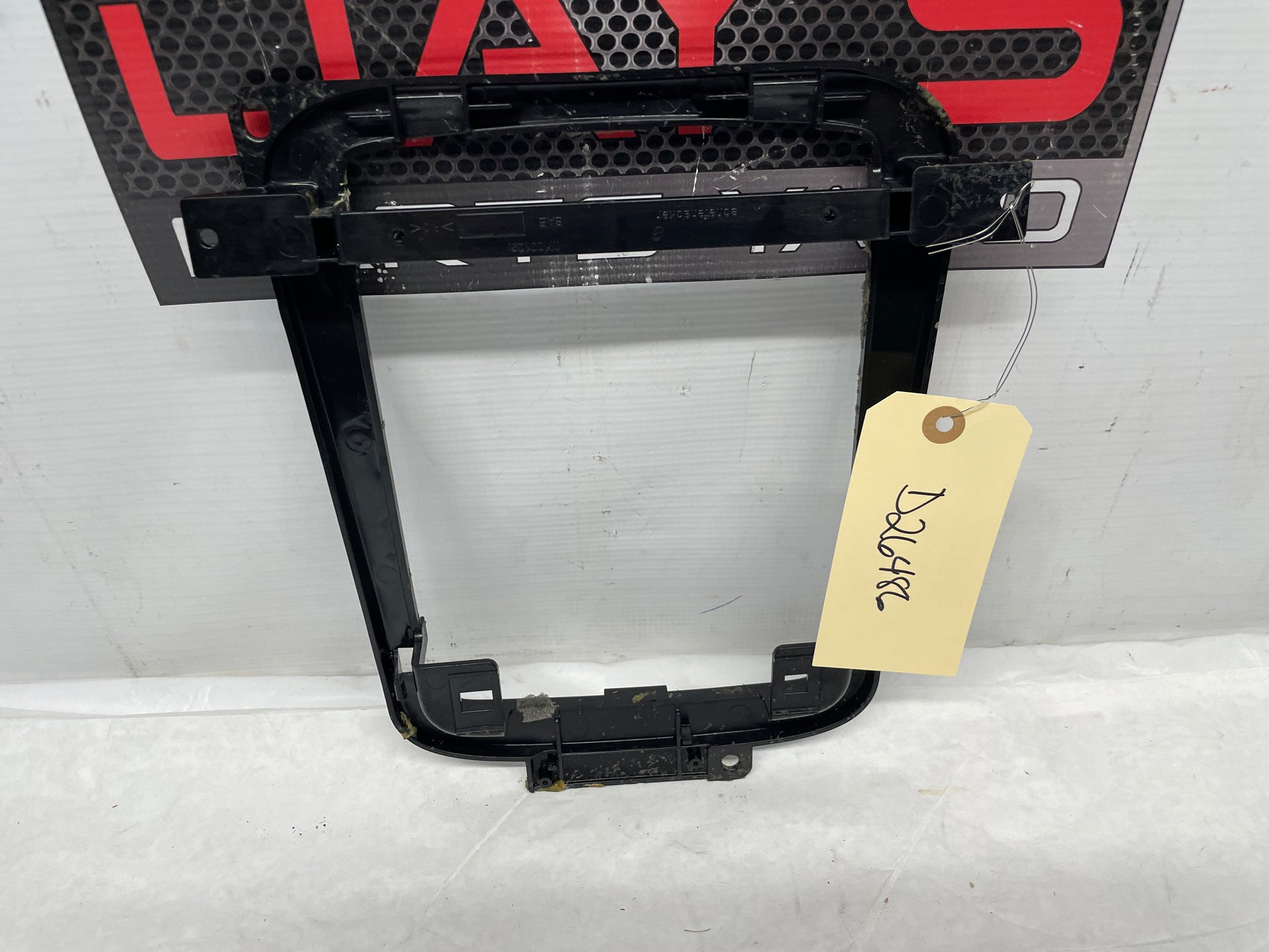 2014 Chevy SS Sedan Hardtop Over Head Console Dome Light Frame Bracket Bezel OEM - Day's Parts Yard