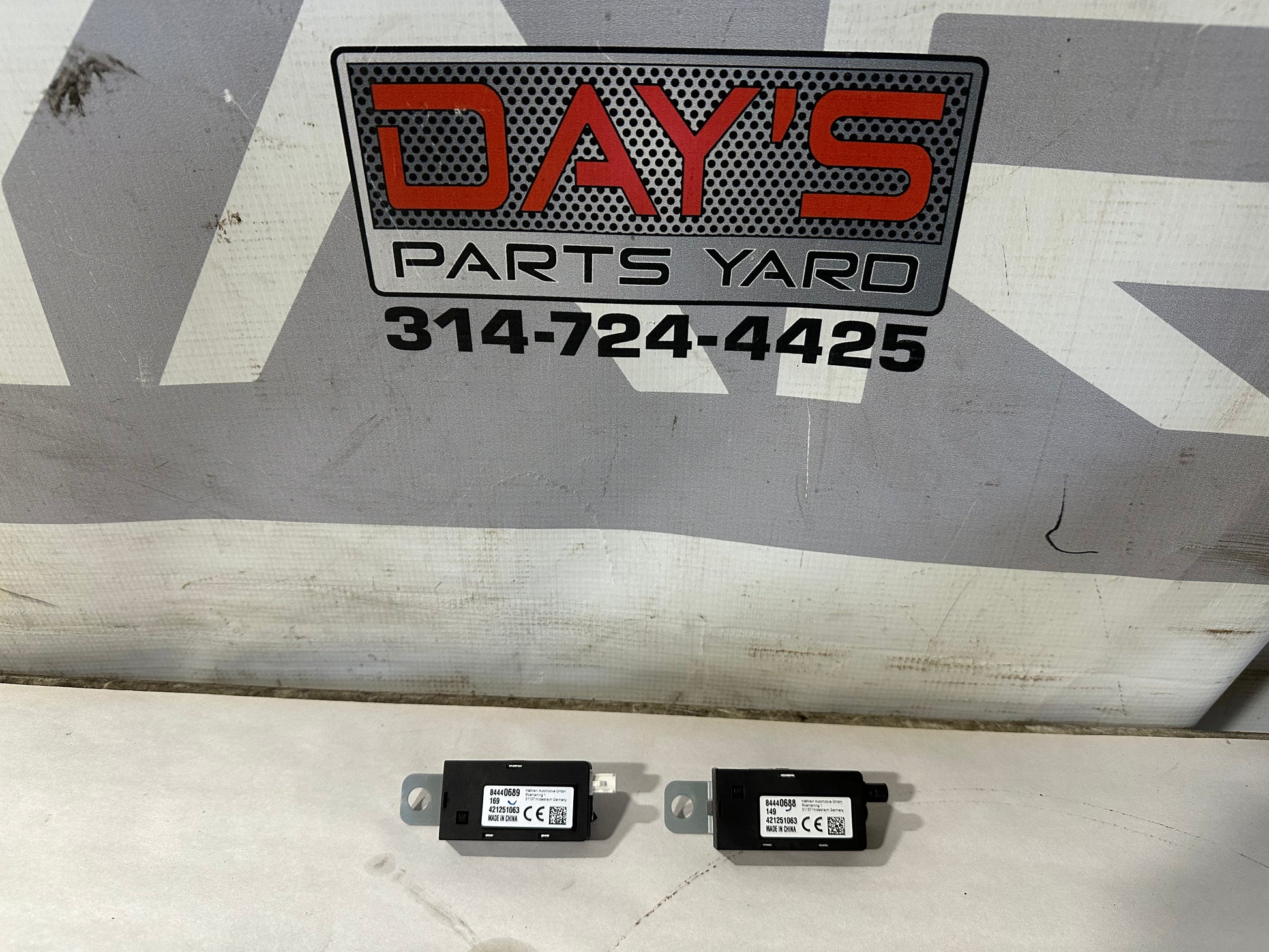 2020 Chevy Camaro SS Trunk Antenna Amplifiers OEM - Day's Parts Yard