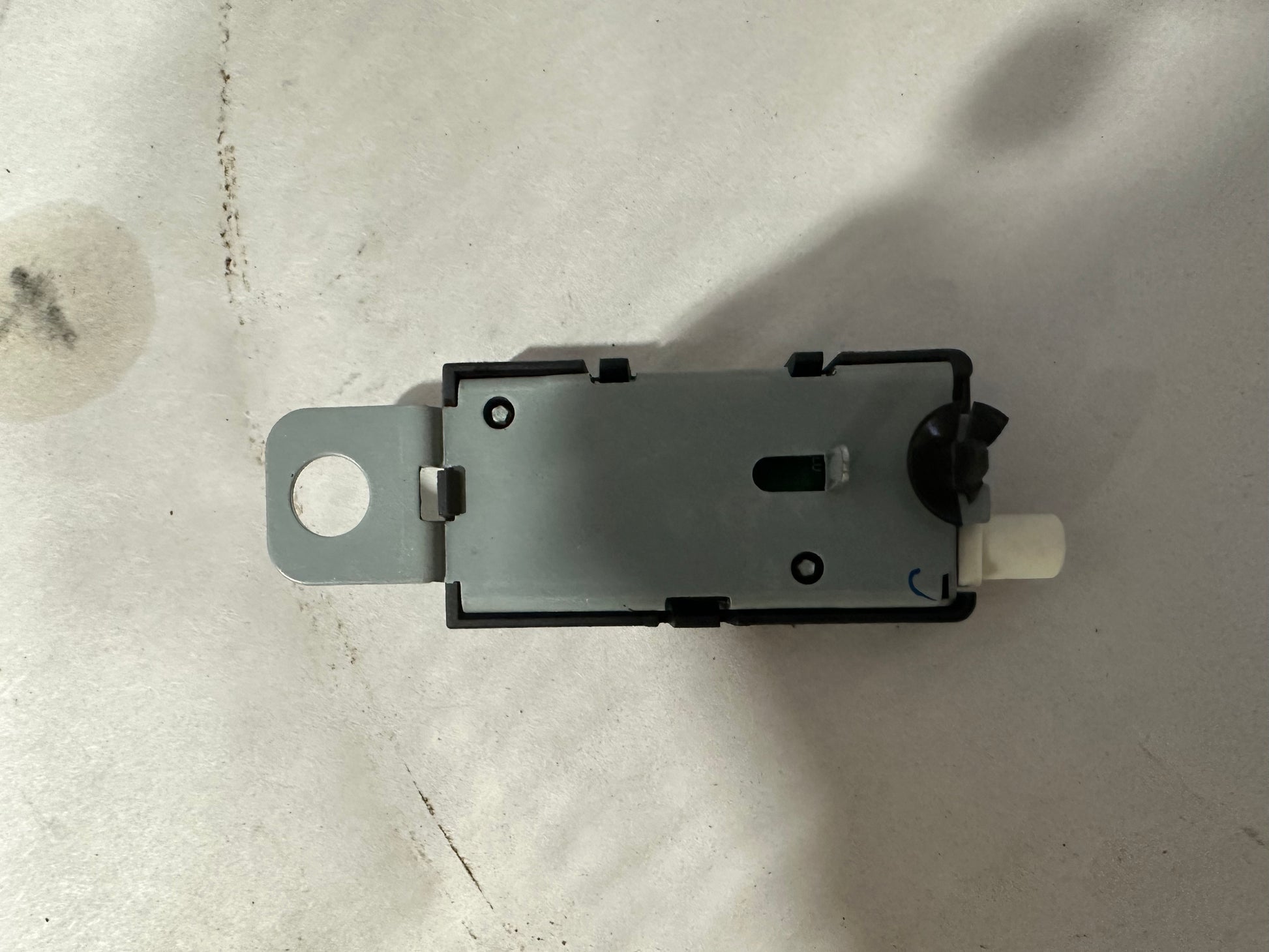 2020 Chevy Camaro SS Trunk Antenna Amplifiers OEM - Day's Parts Yard