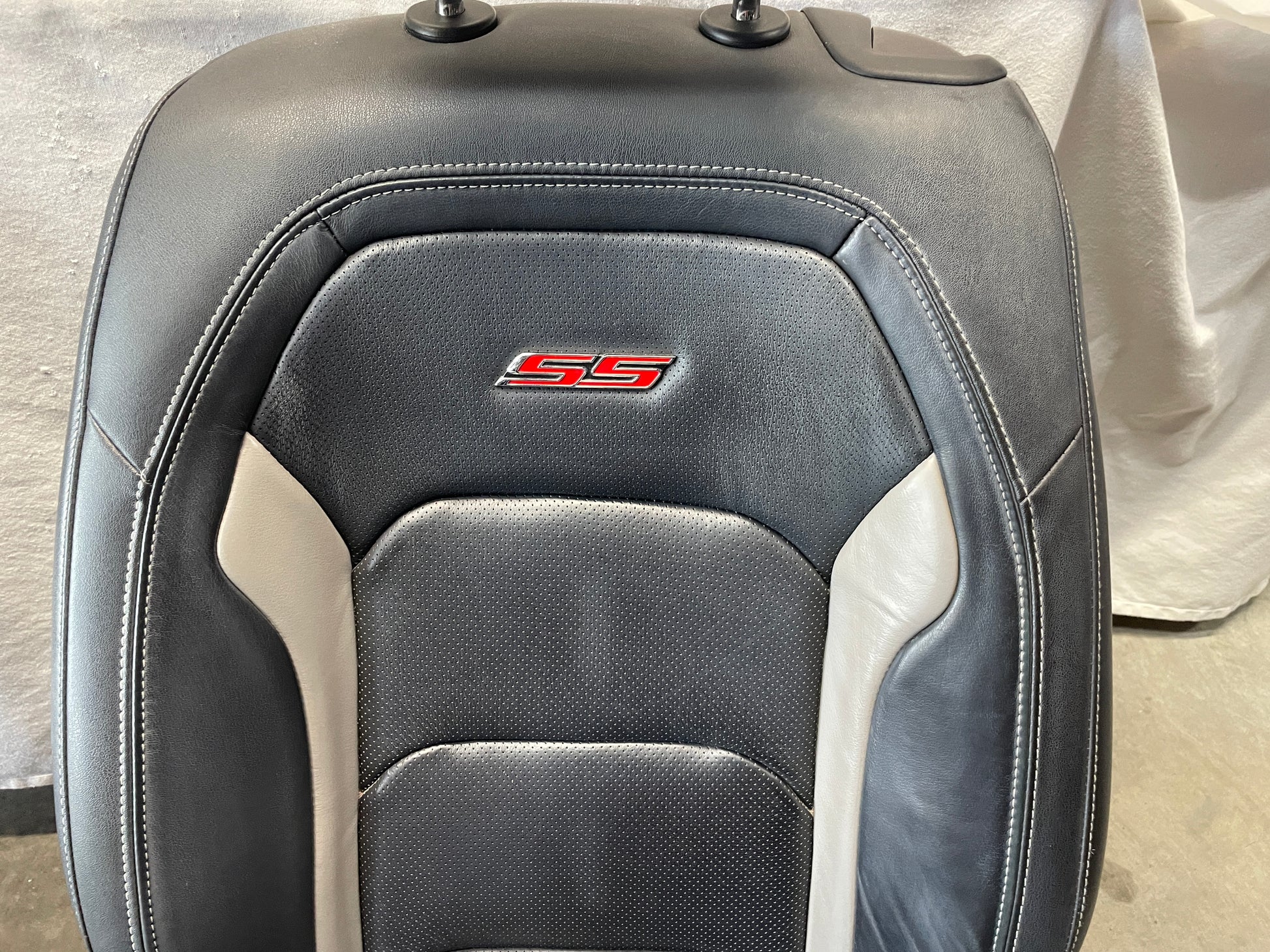 2018 Chevy Camaro SS Seats Fronts and Rears OEM - Day's Parts Yard